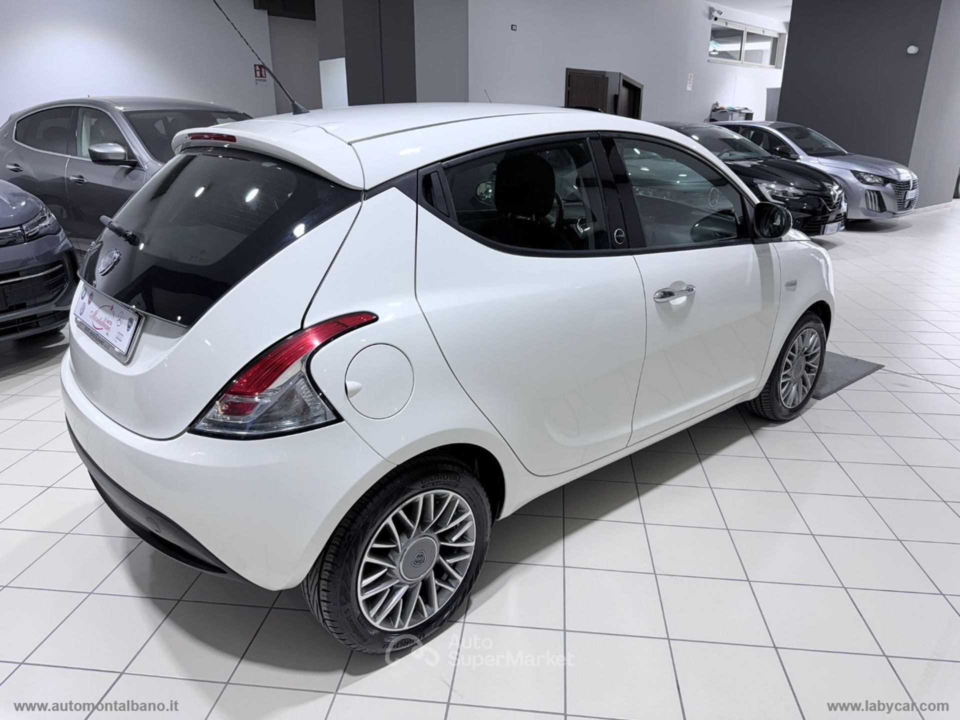 Lancia Ypsilon