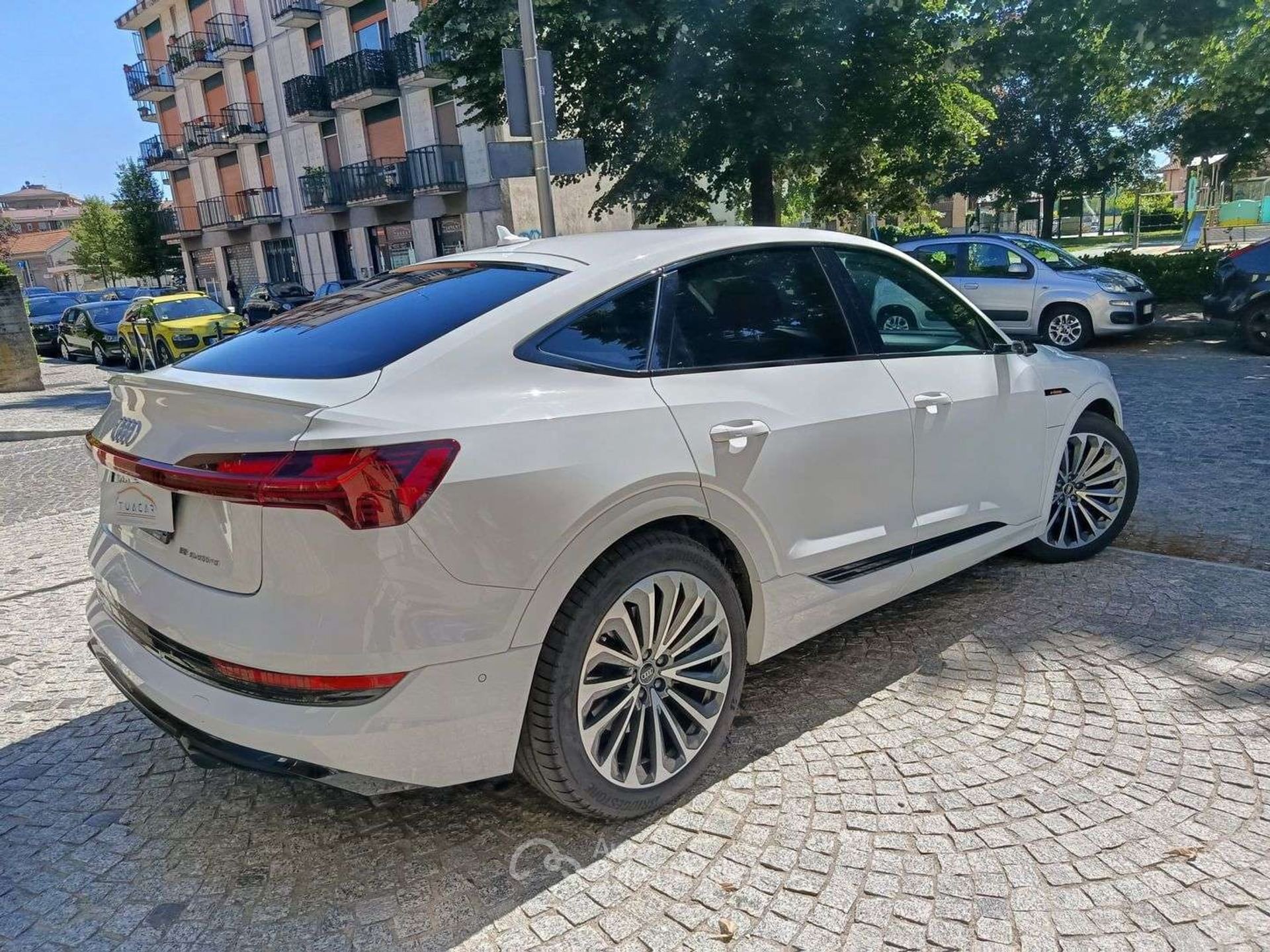 Audi e-tron