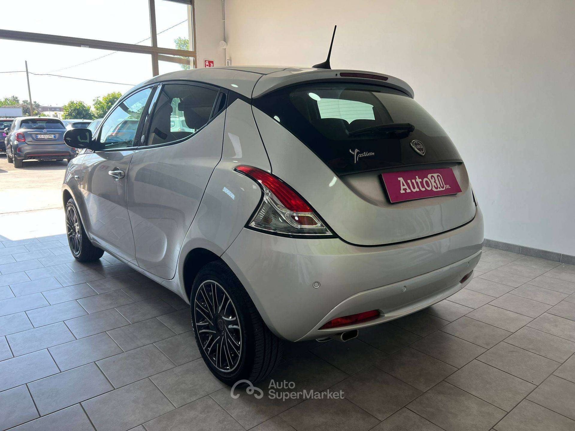 Lancia Ypsilon