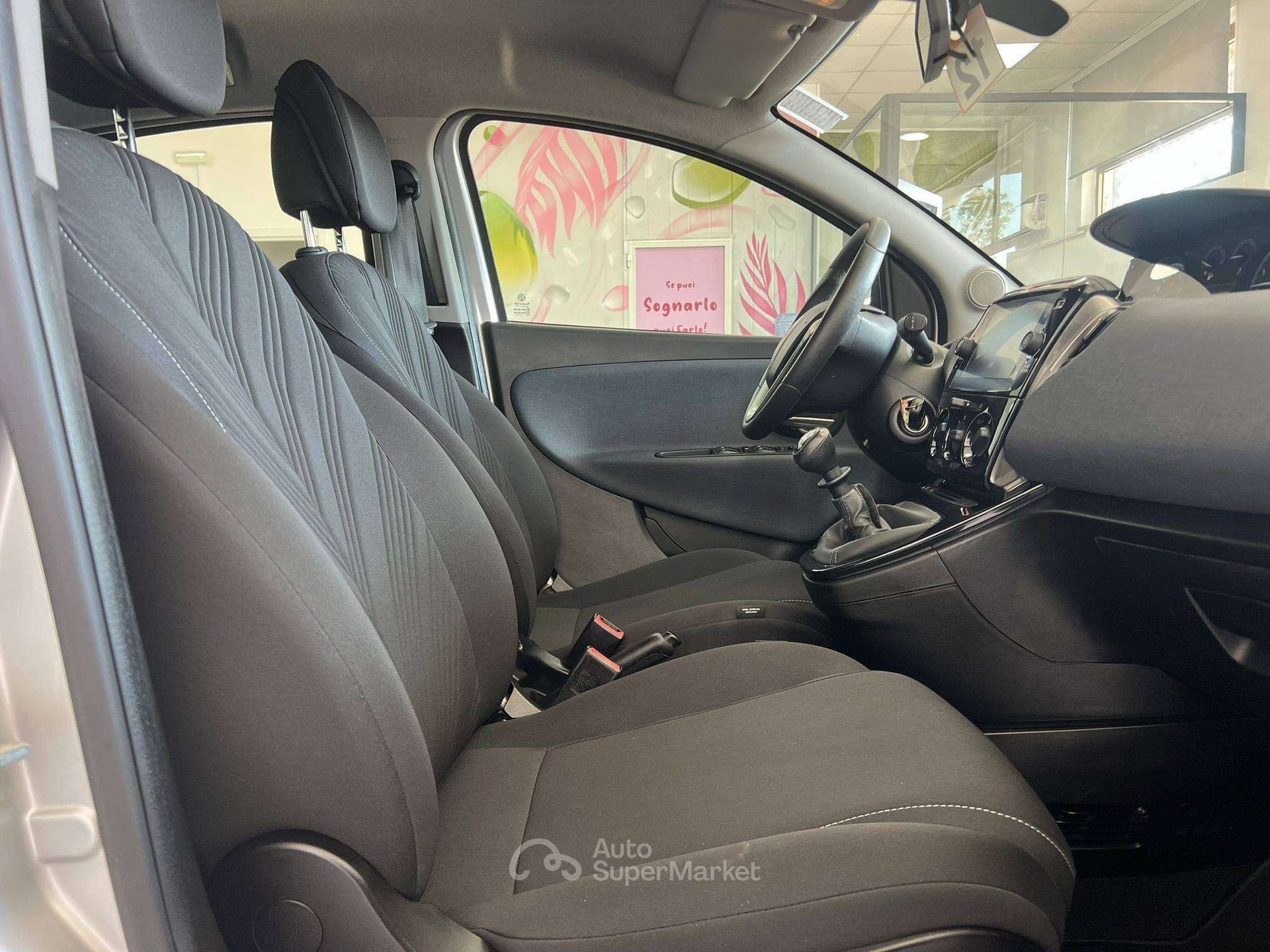 Lancia Ypsilon