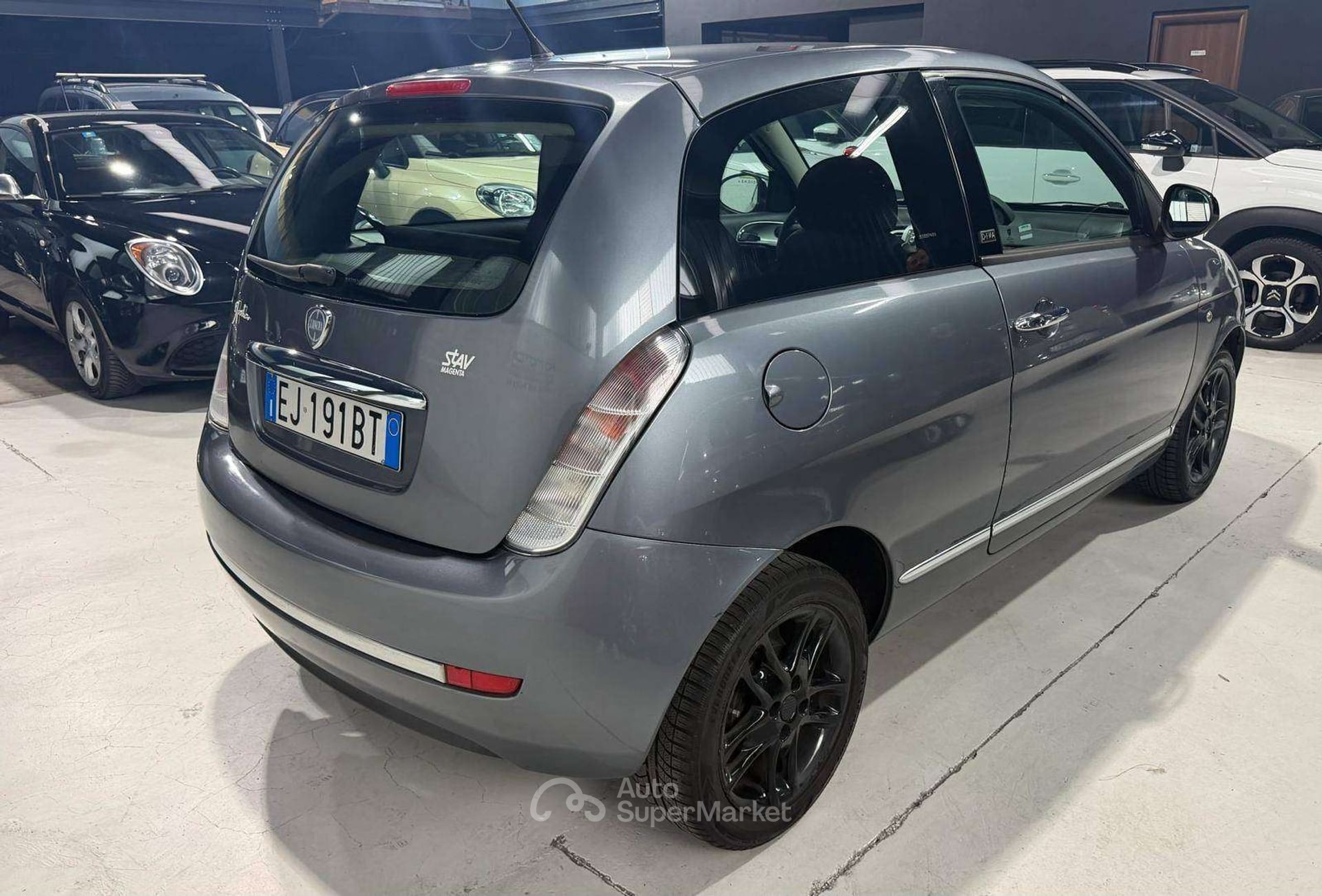 Lancia Ypsilon