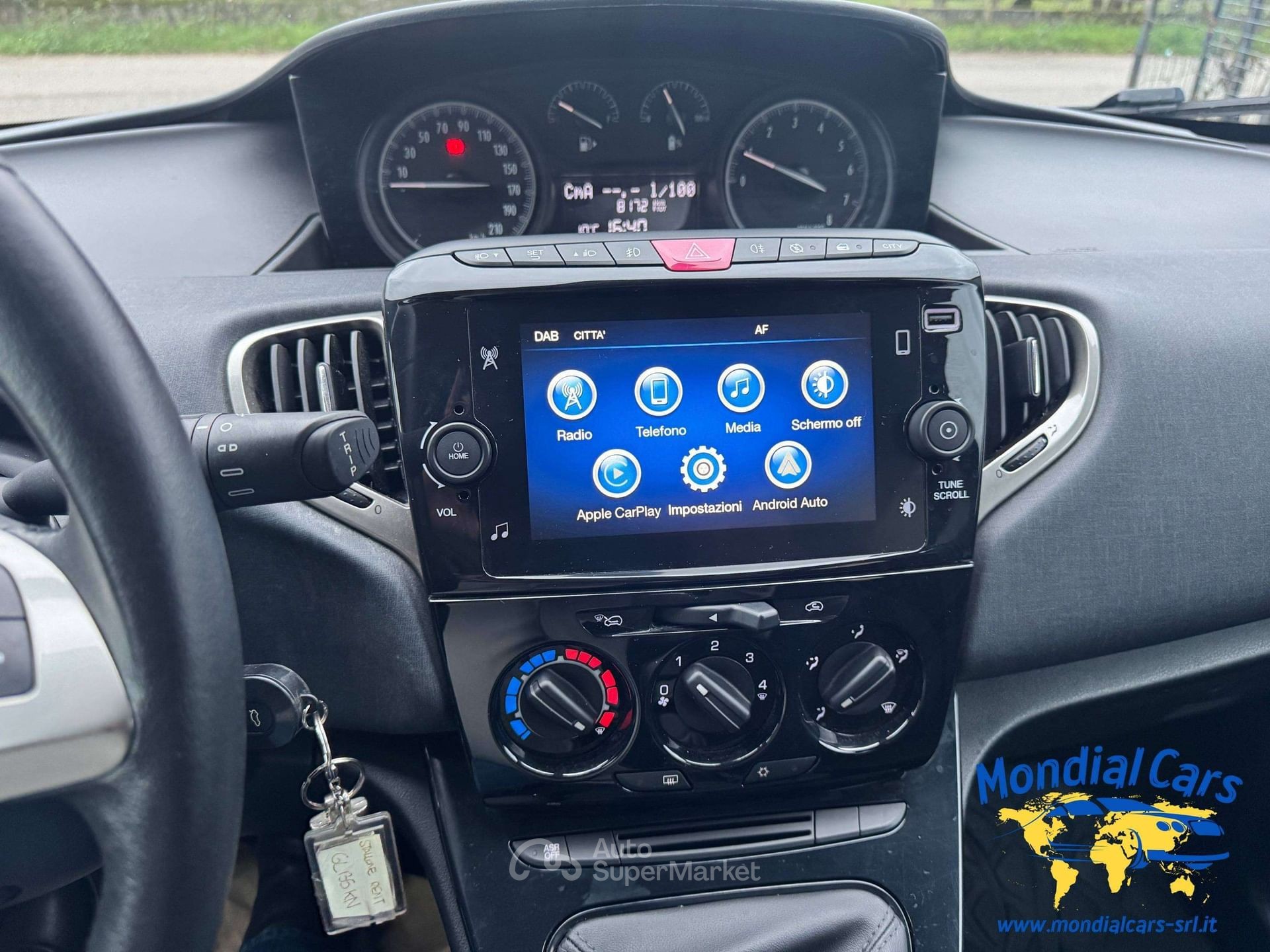 Lancia Ypsilon