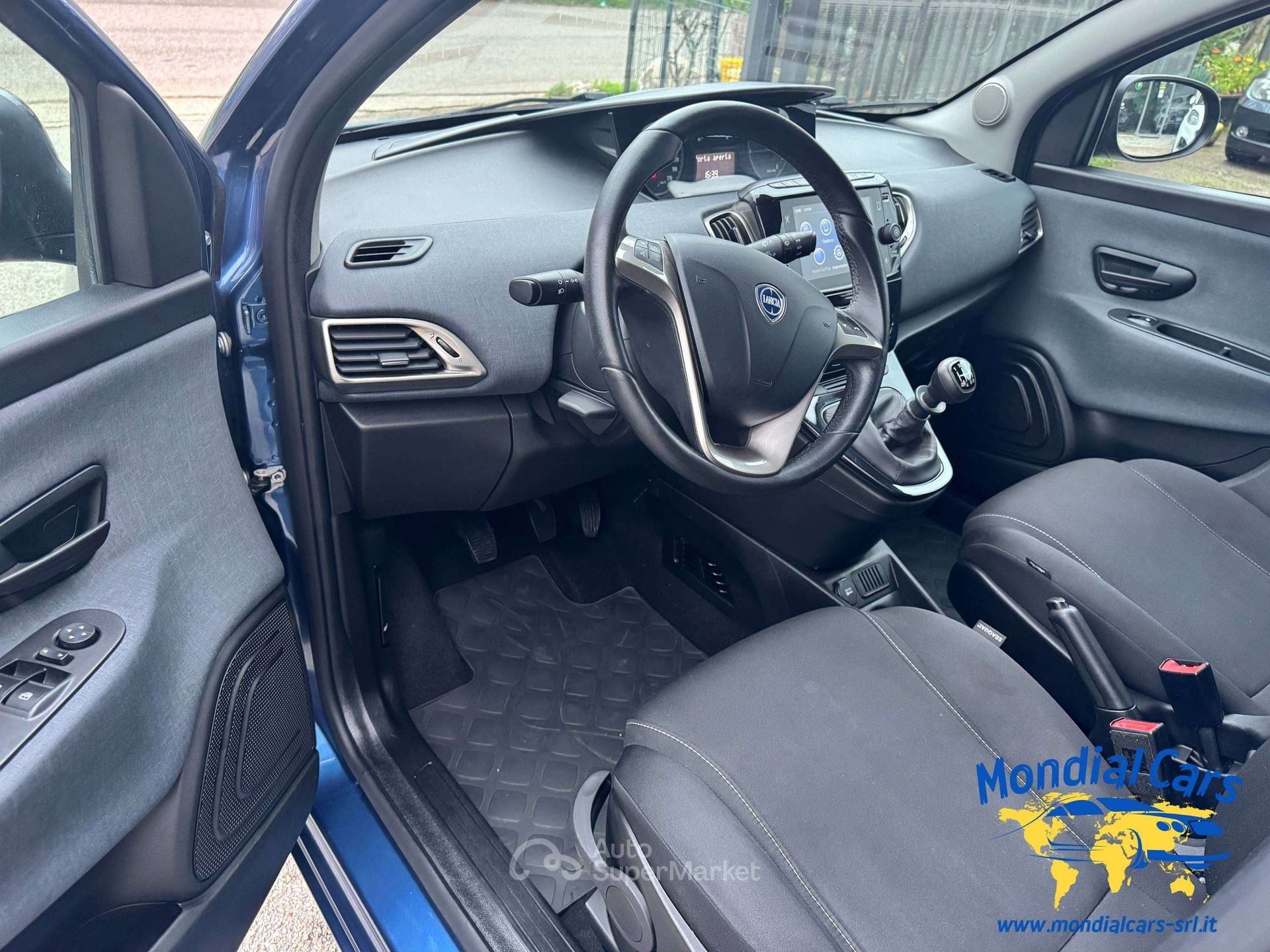 Lancia Ypsilon