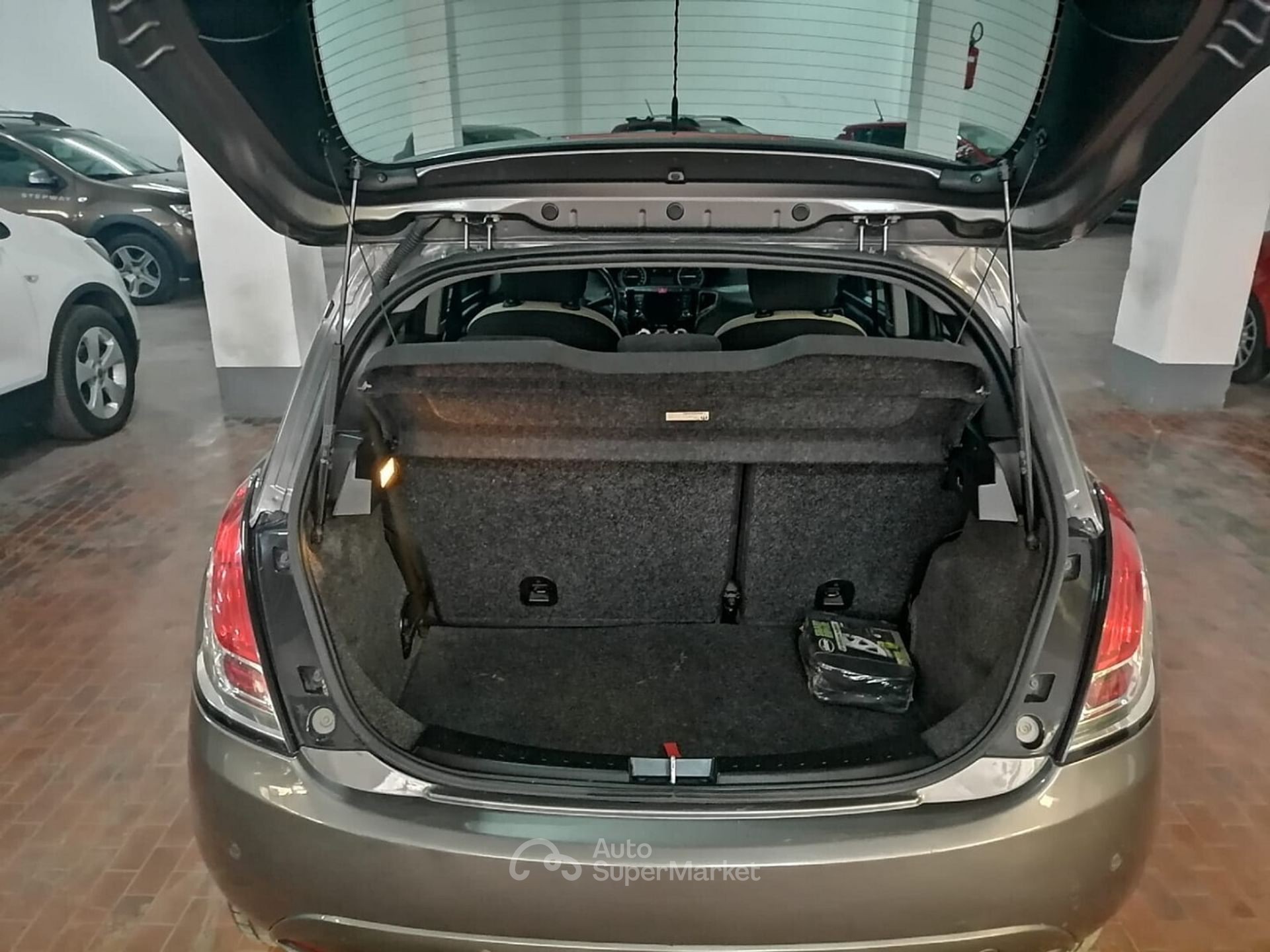 Lancia Ypsilon
