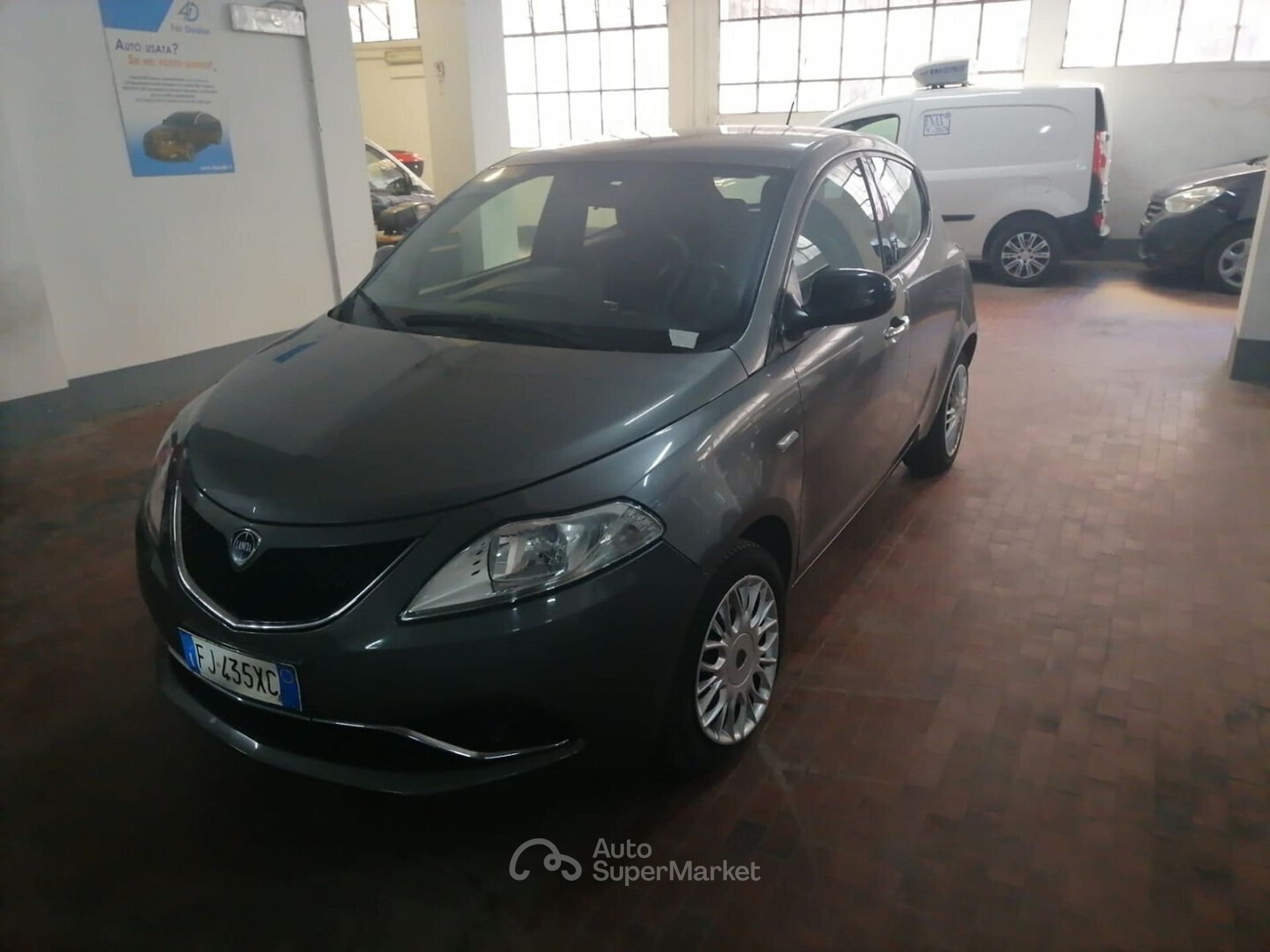 Lancia Ypsilon