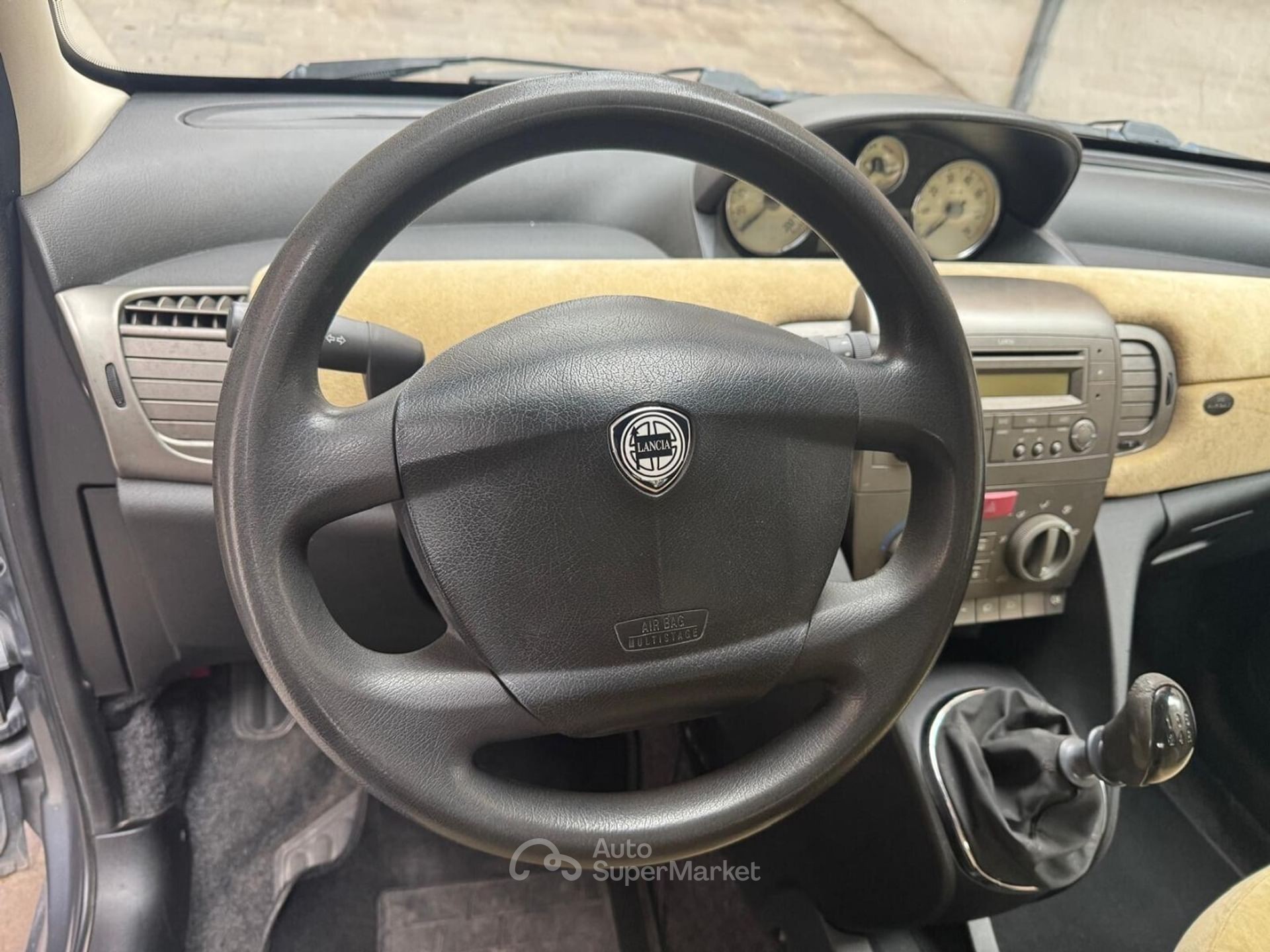 Lancia Ypsilon