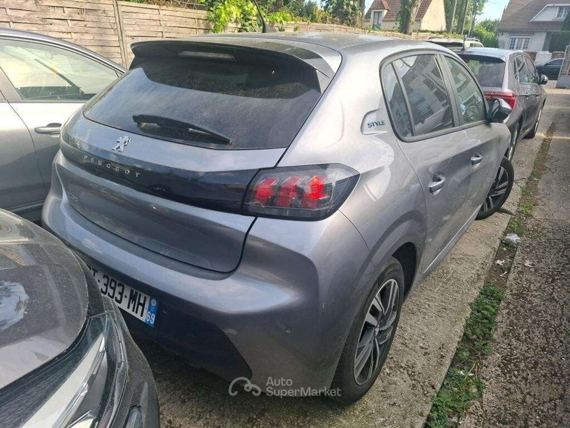 Peugeot 208