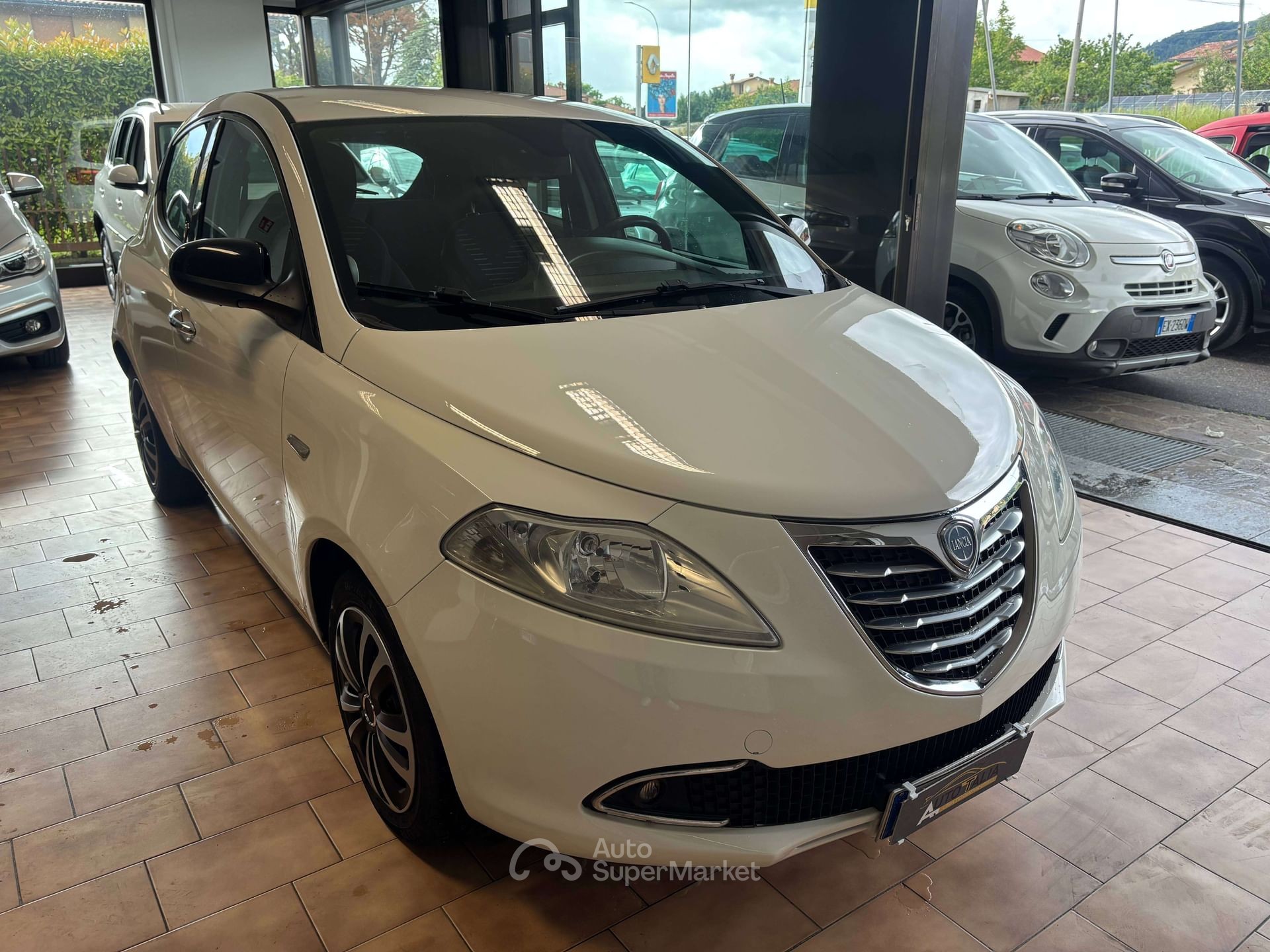 Lancia Ypsilon