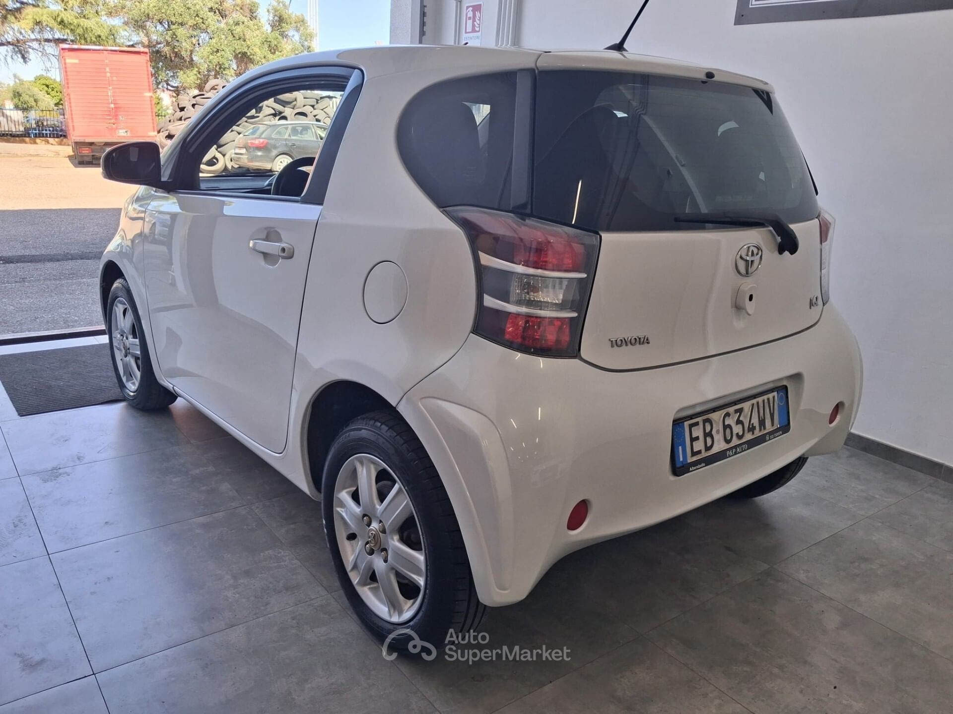 Toyota iQ