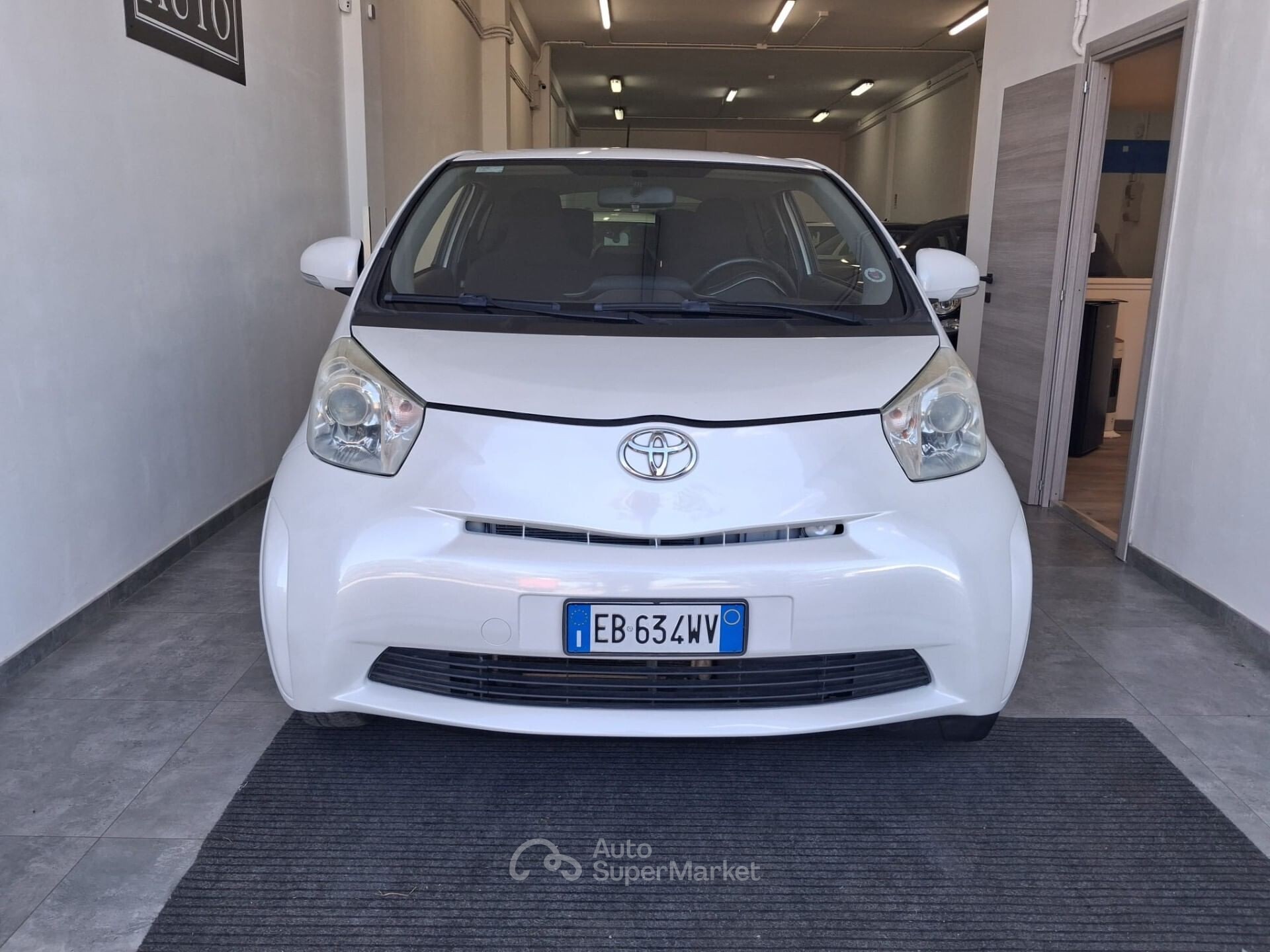 Toyota iQ