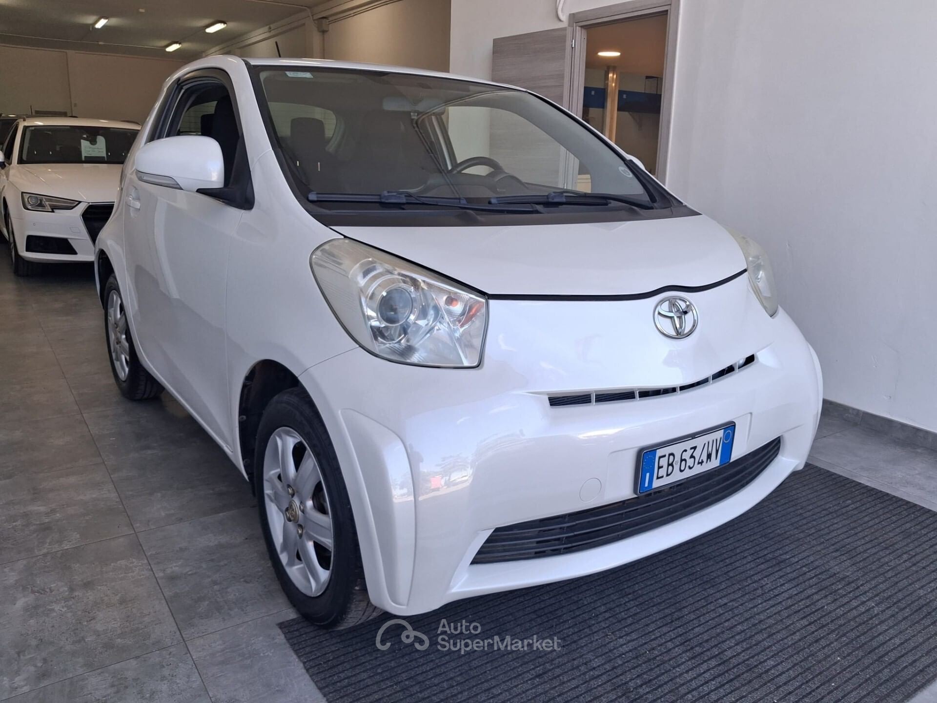 Toyota iQ