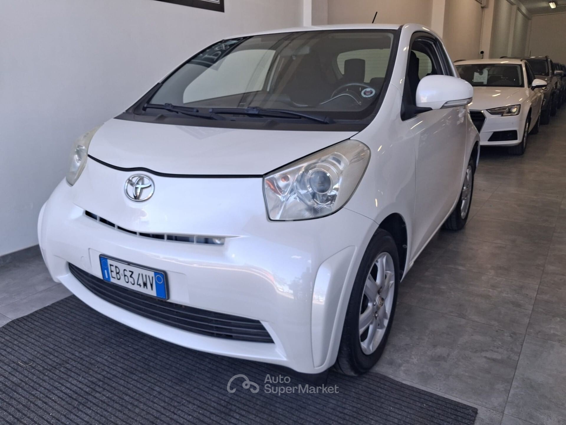 Toyota iQ