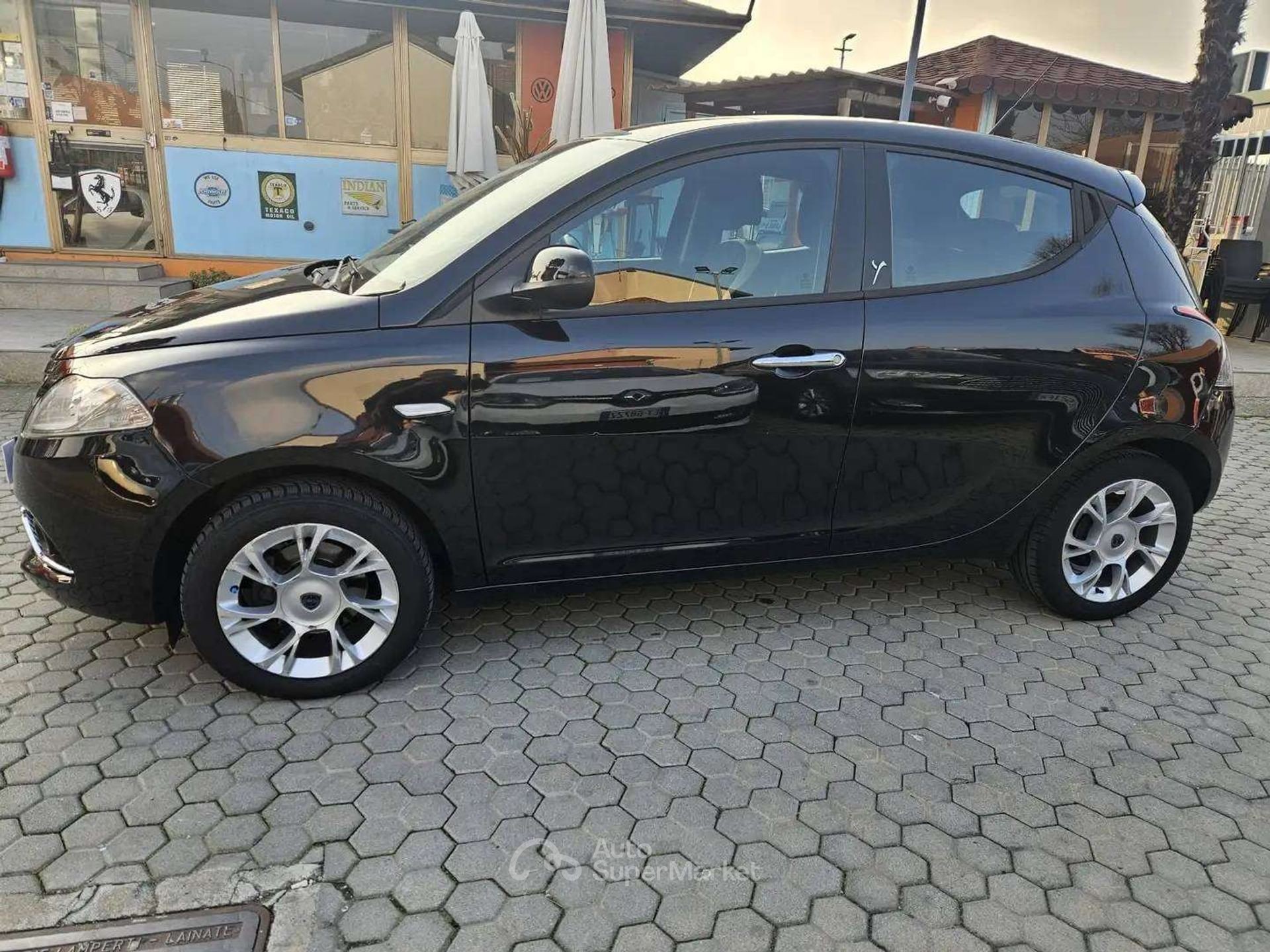 Lancia Ypsilon