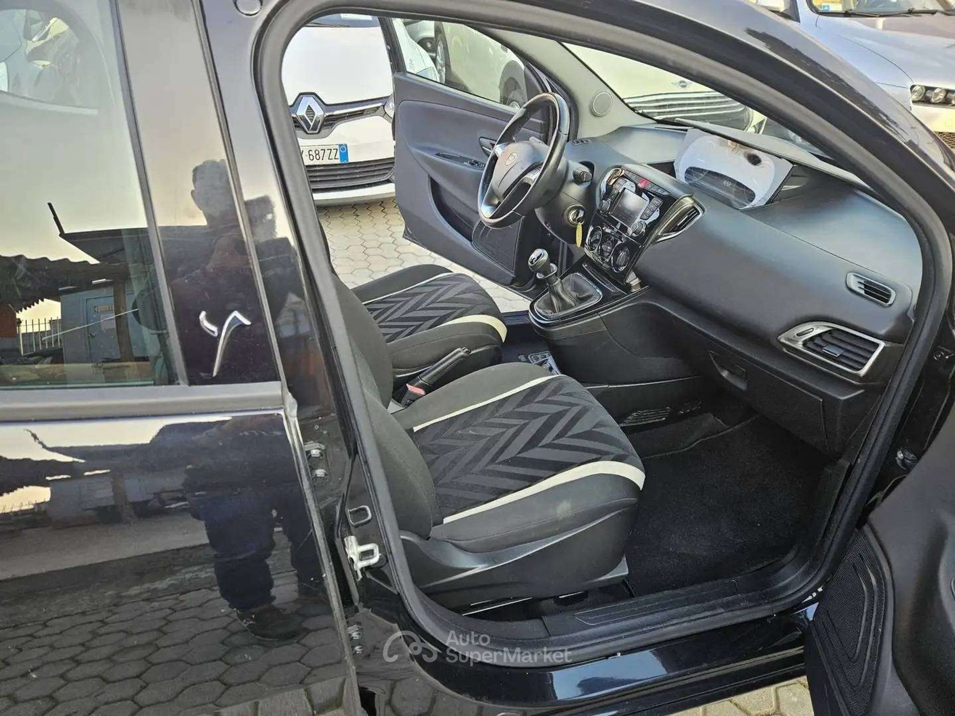 Lancia Ypsilon