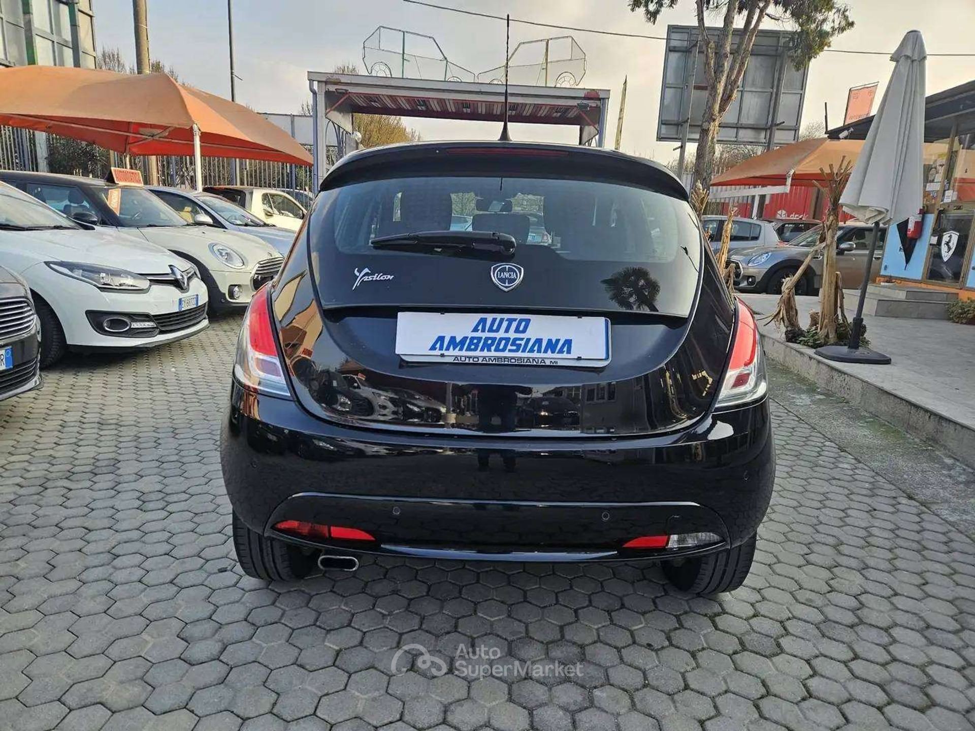 Lancia Ypsilon