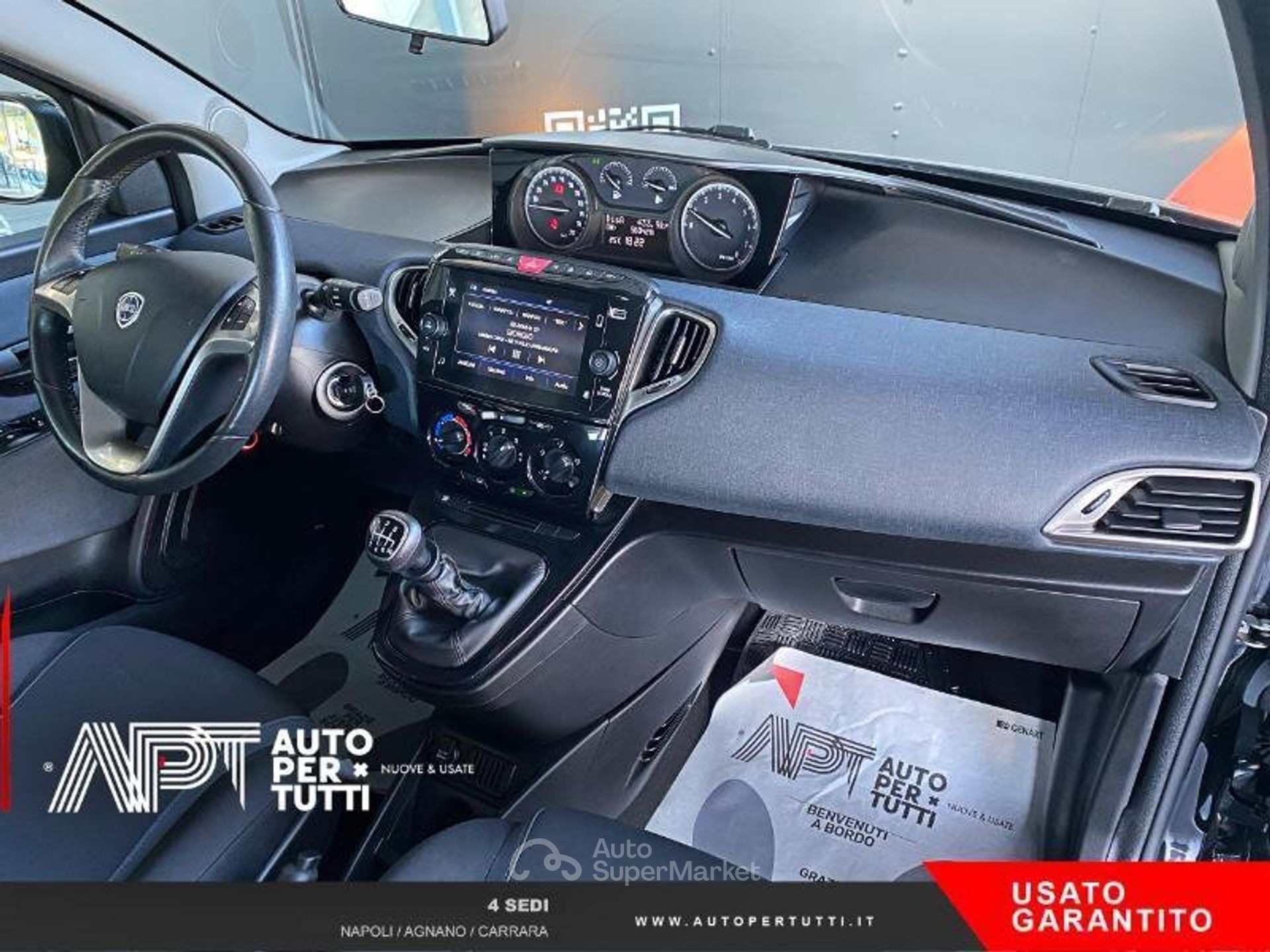 Lancia Ypsilon