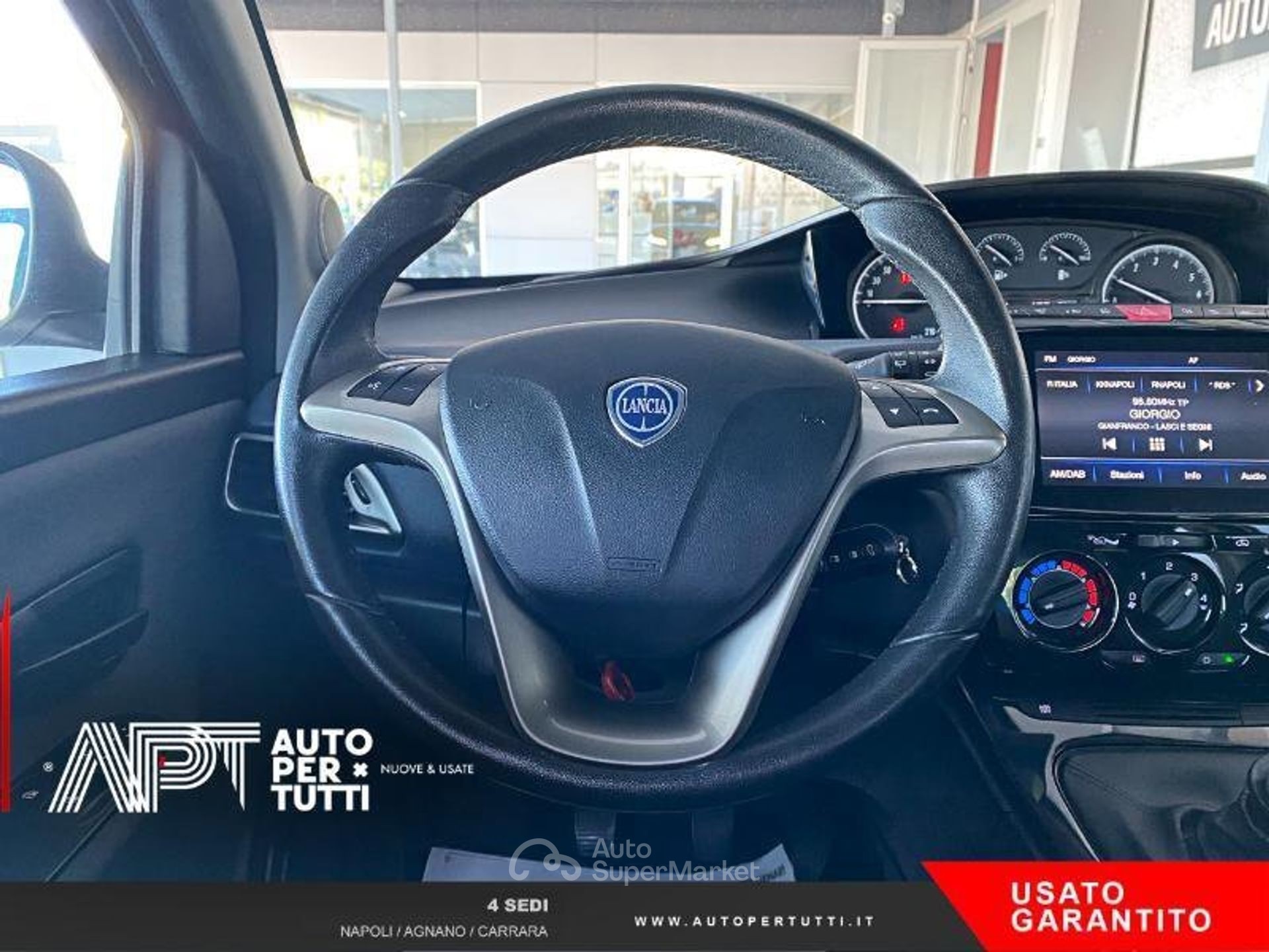 Lancia Ypsilon