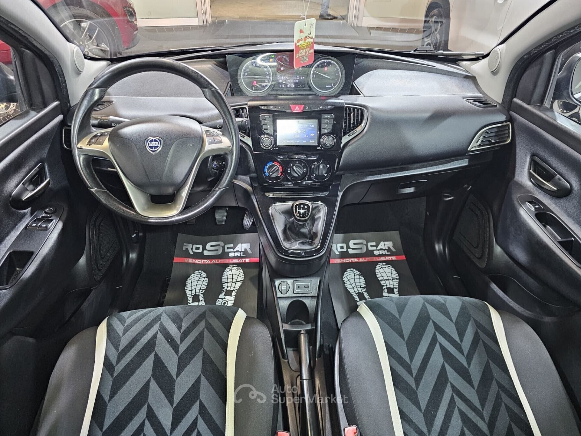Lancia Ypsilon