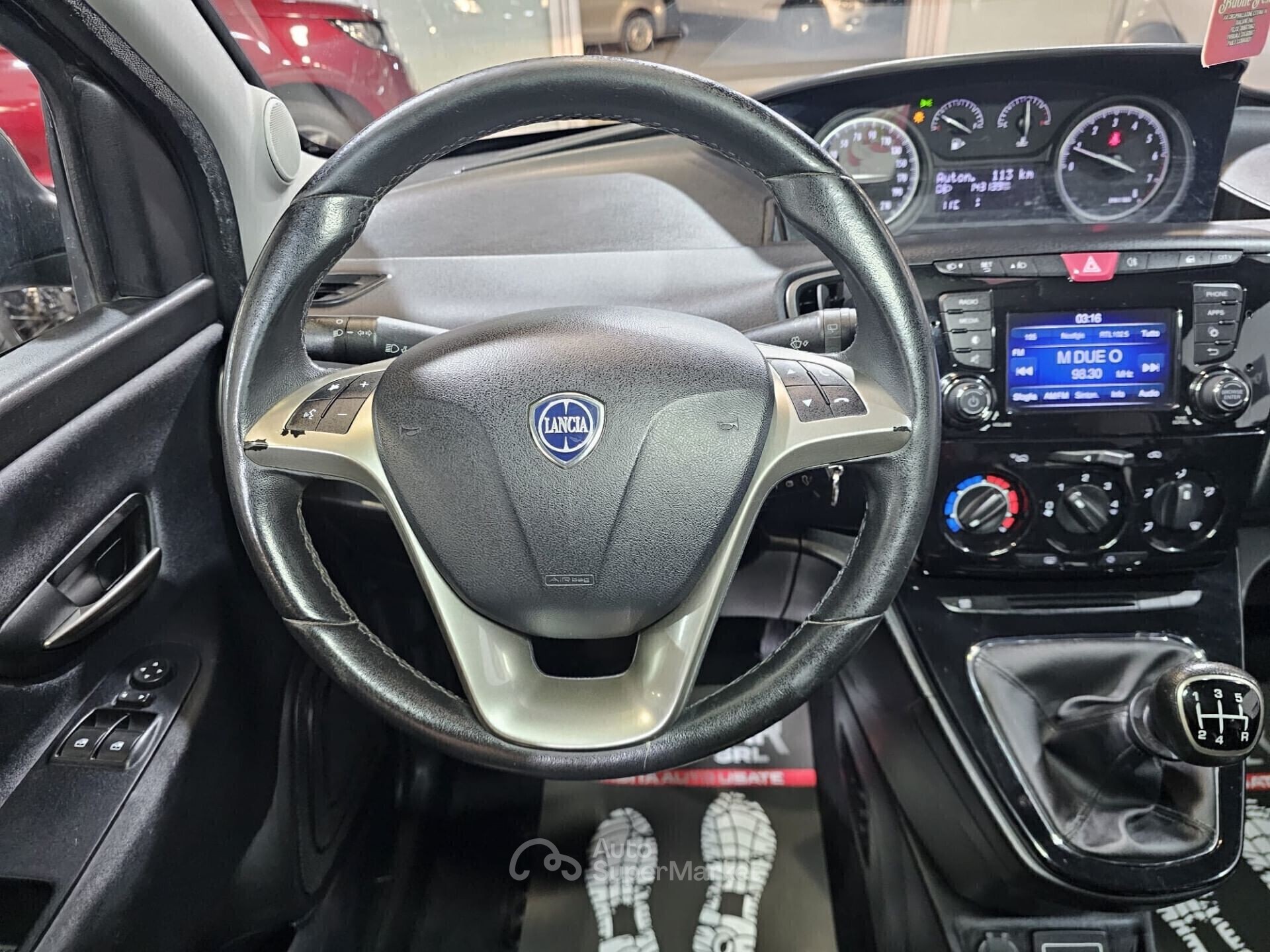Lancia Ypsilon