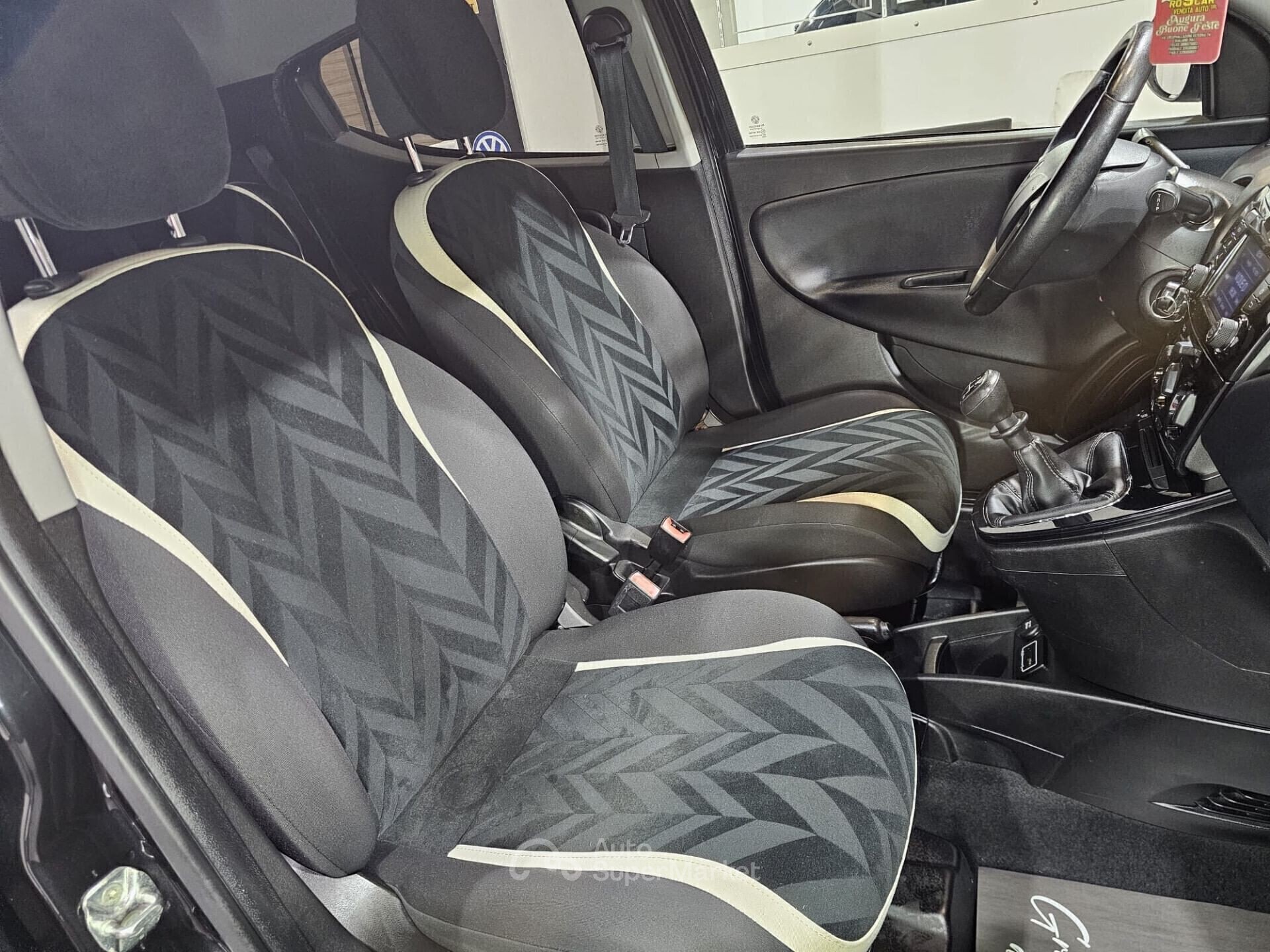 Lancia Ypsilon