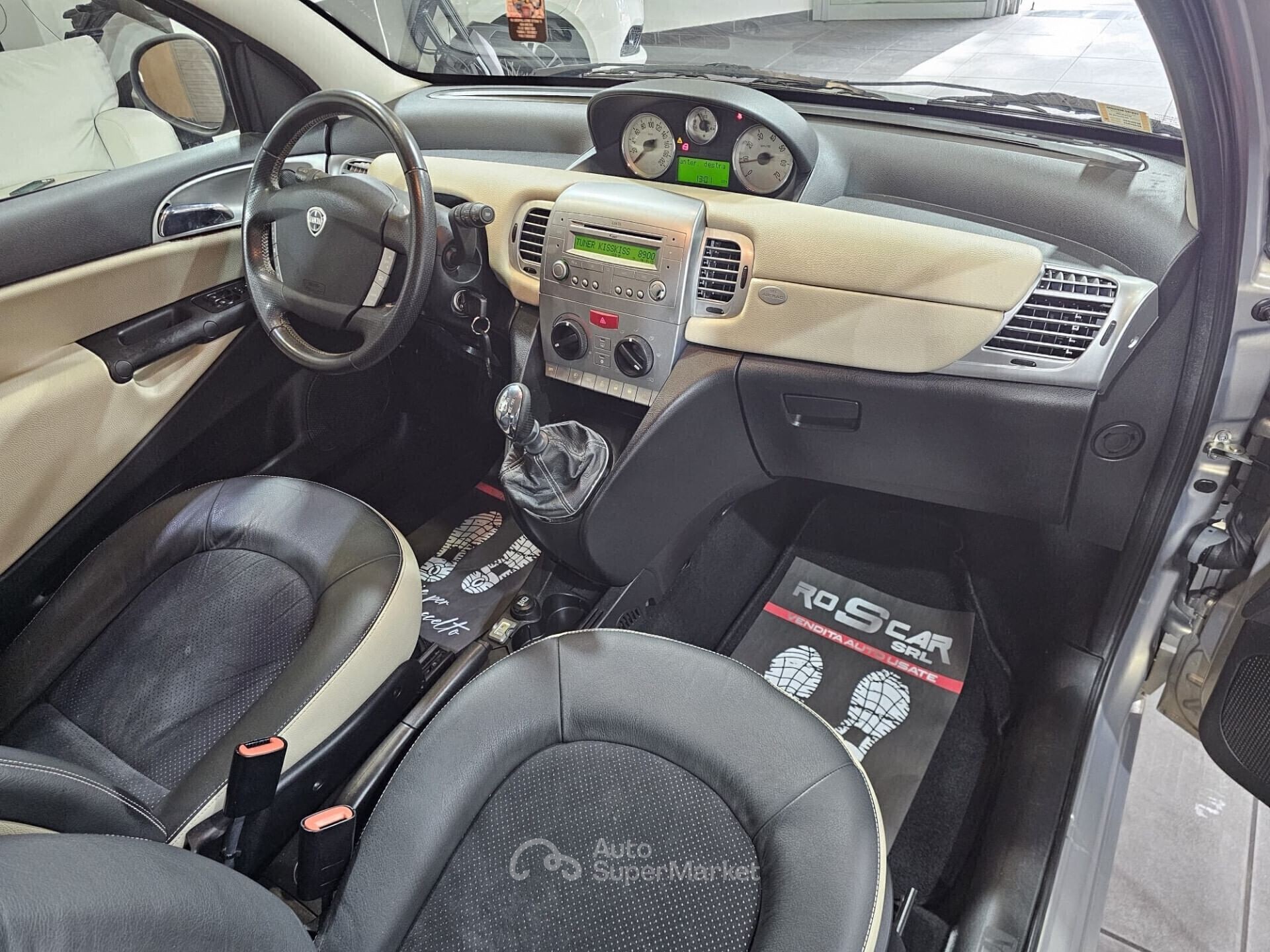 Lancia Ypsilon