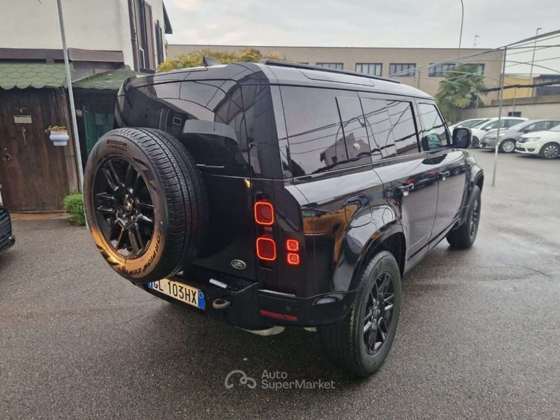 Land Rover Defender