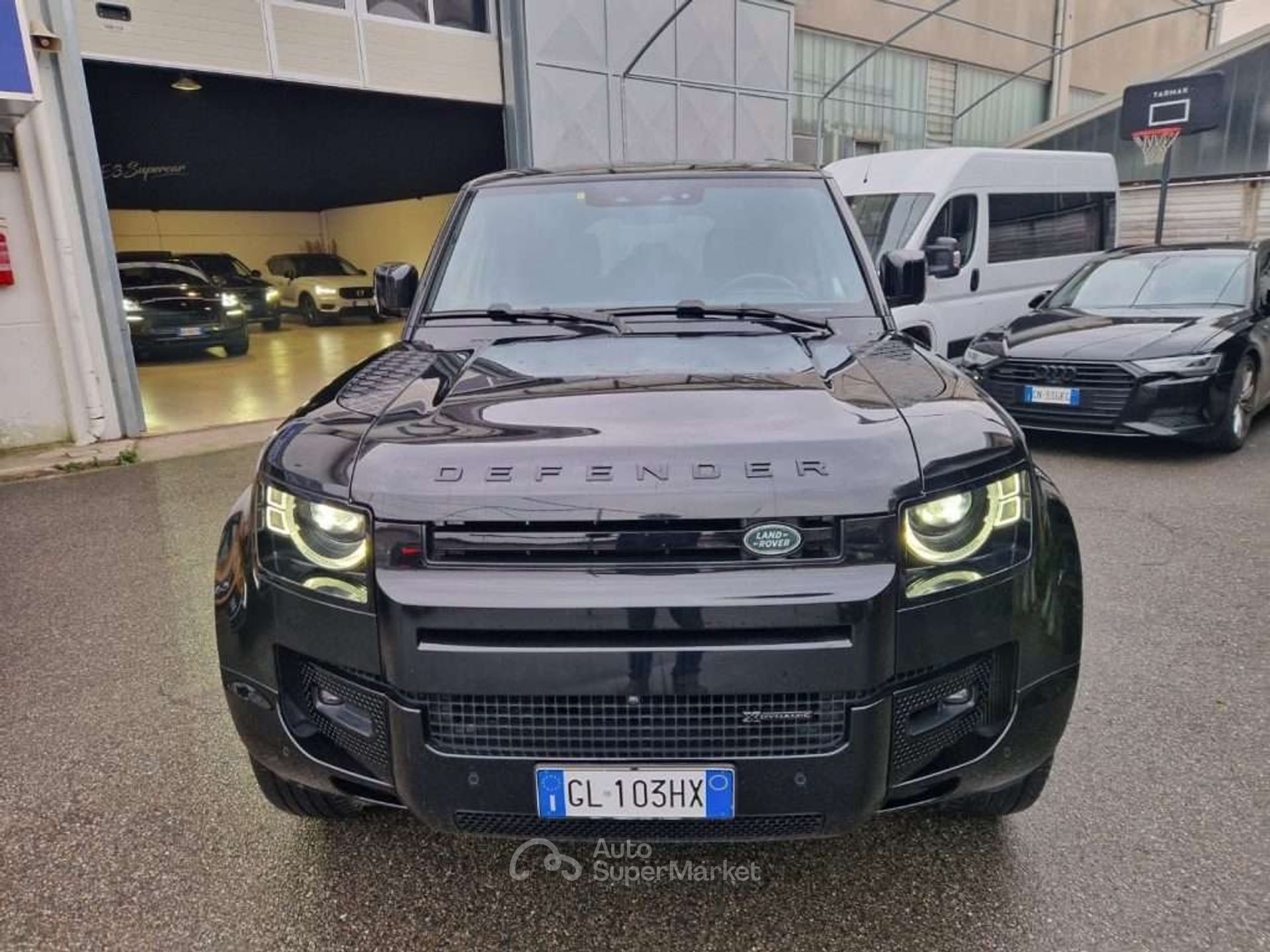 Land Rover Defender