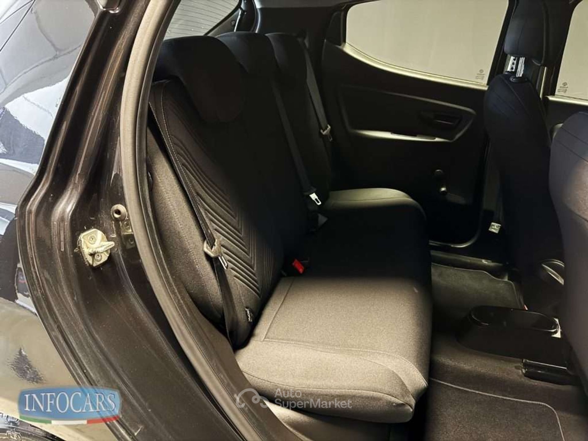 Lancia Ypsilon