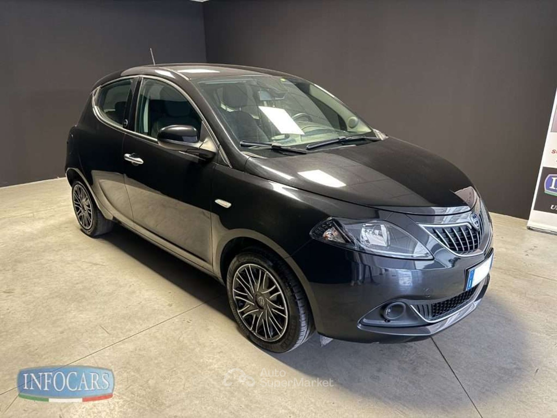 Lancia Ypsilon