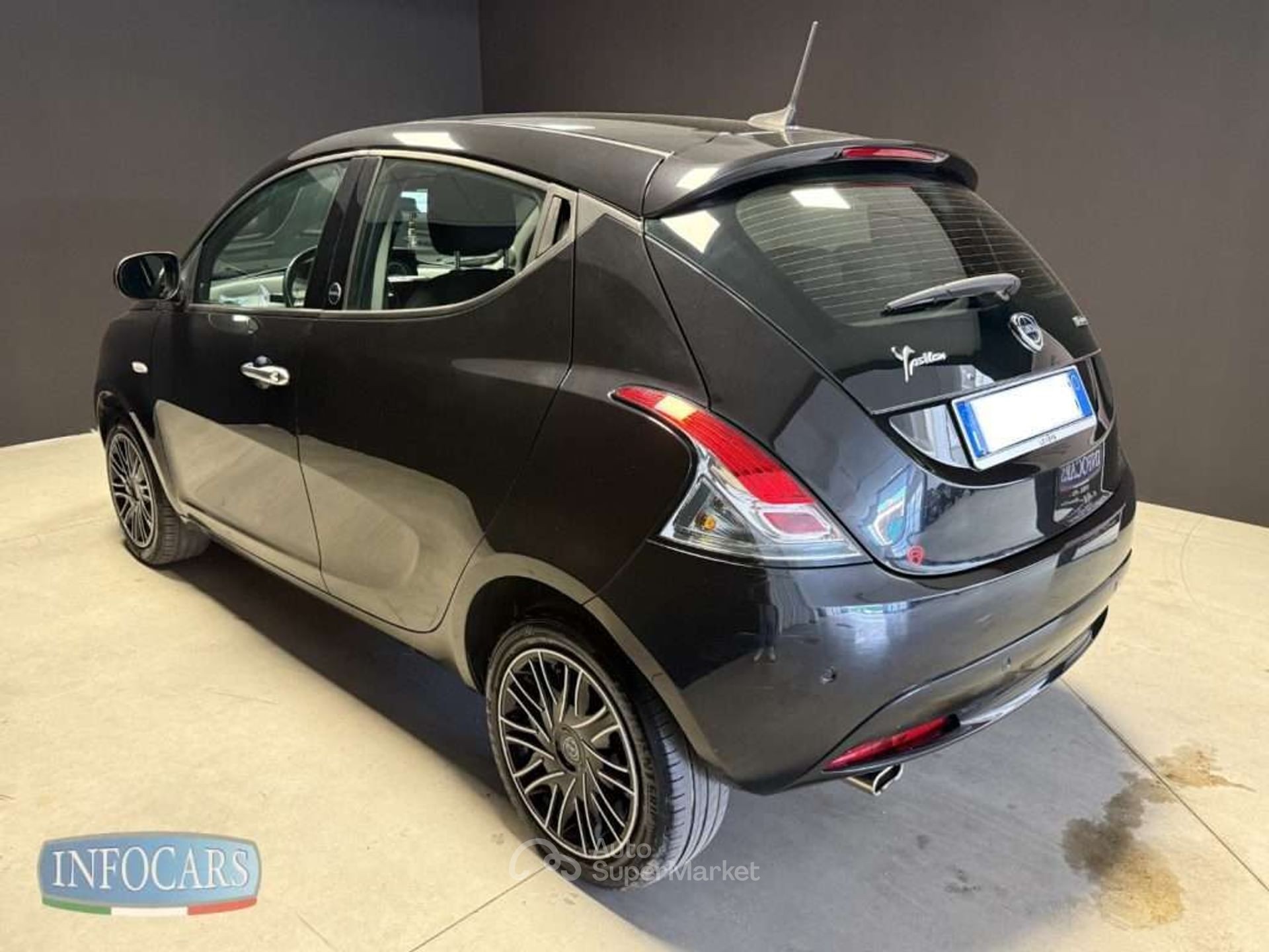 Lancia Ypsilon