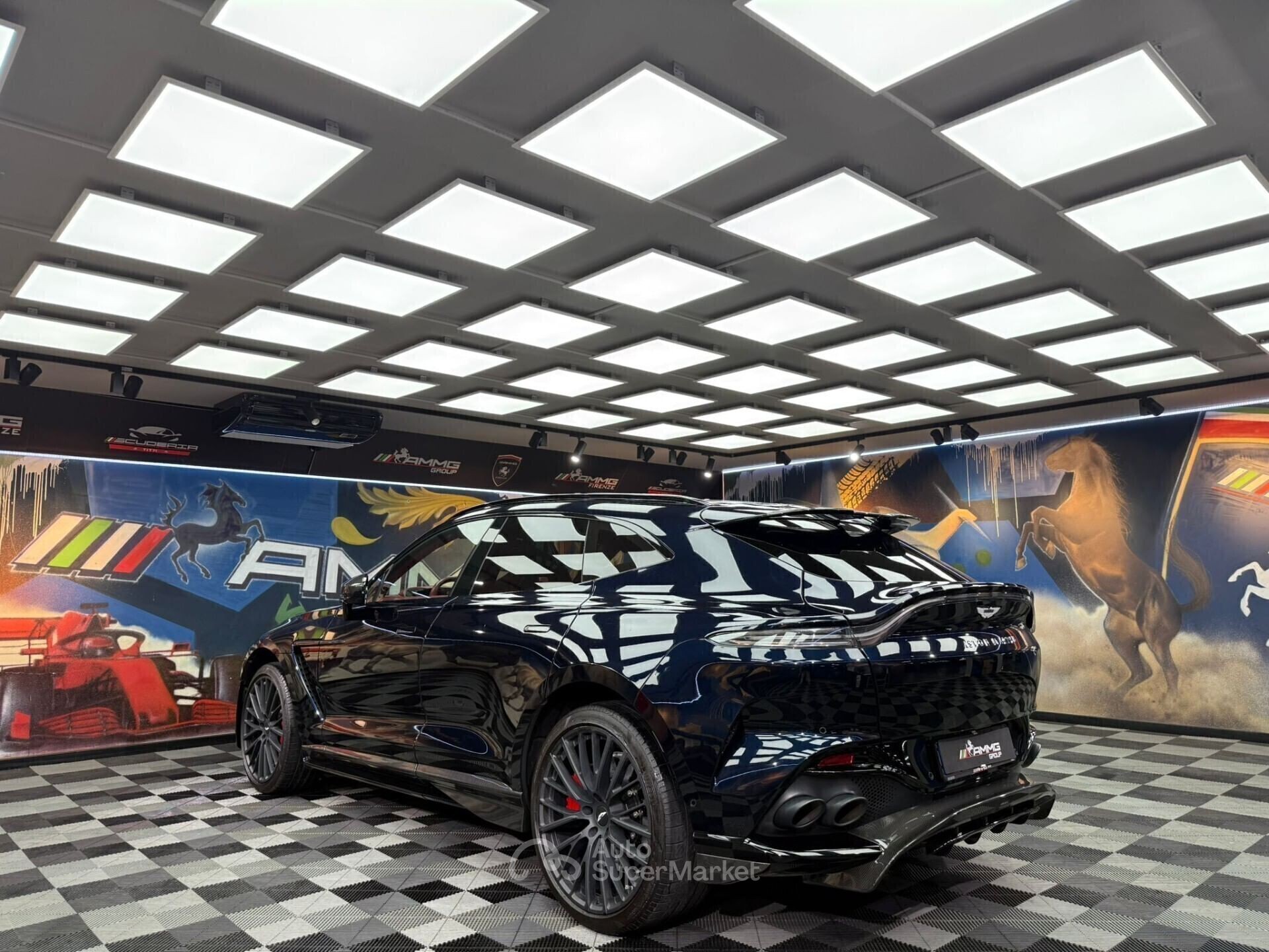 Aston Martin DBX