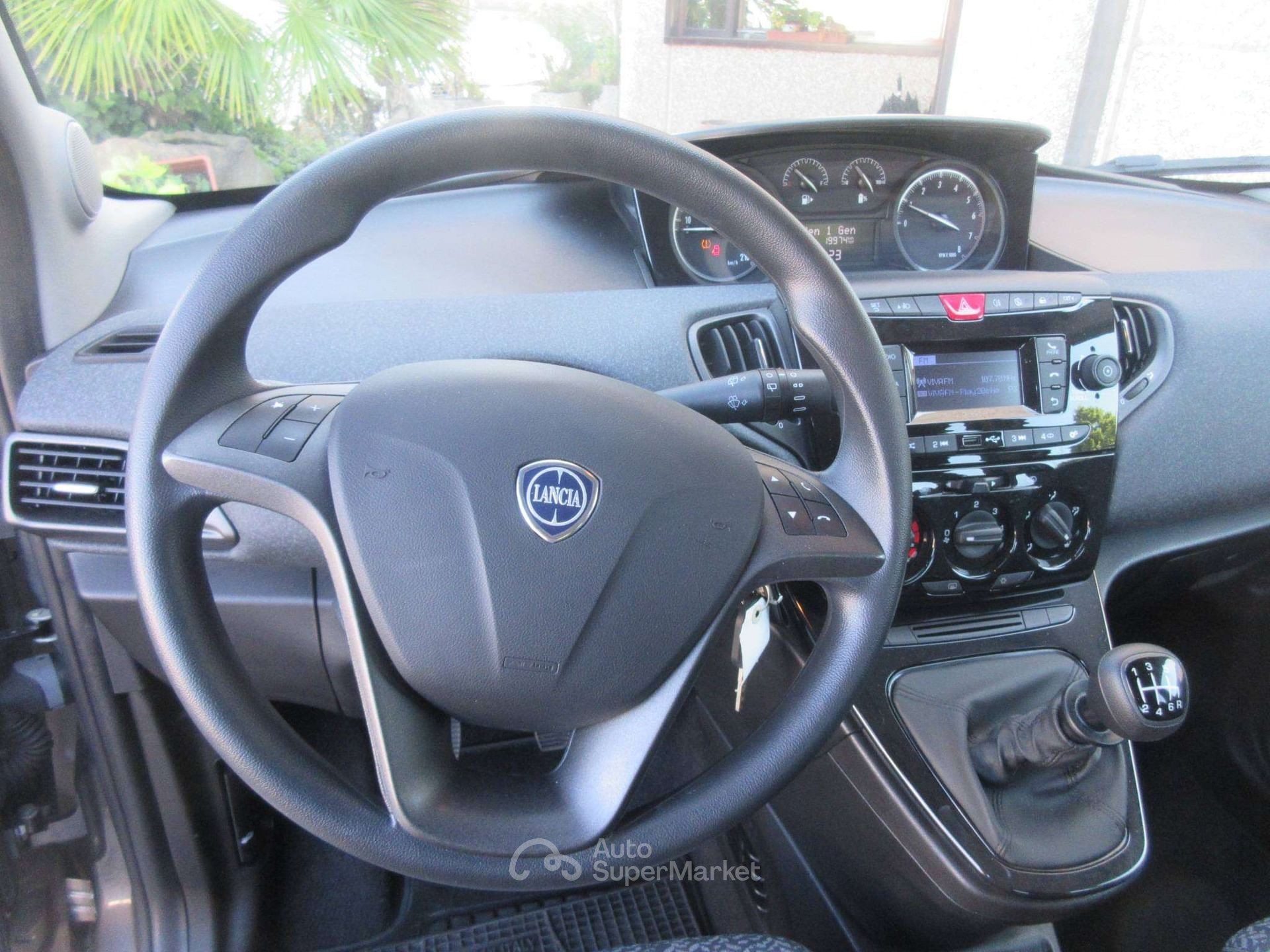 Lancia Ypsilon