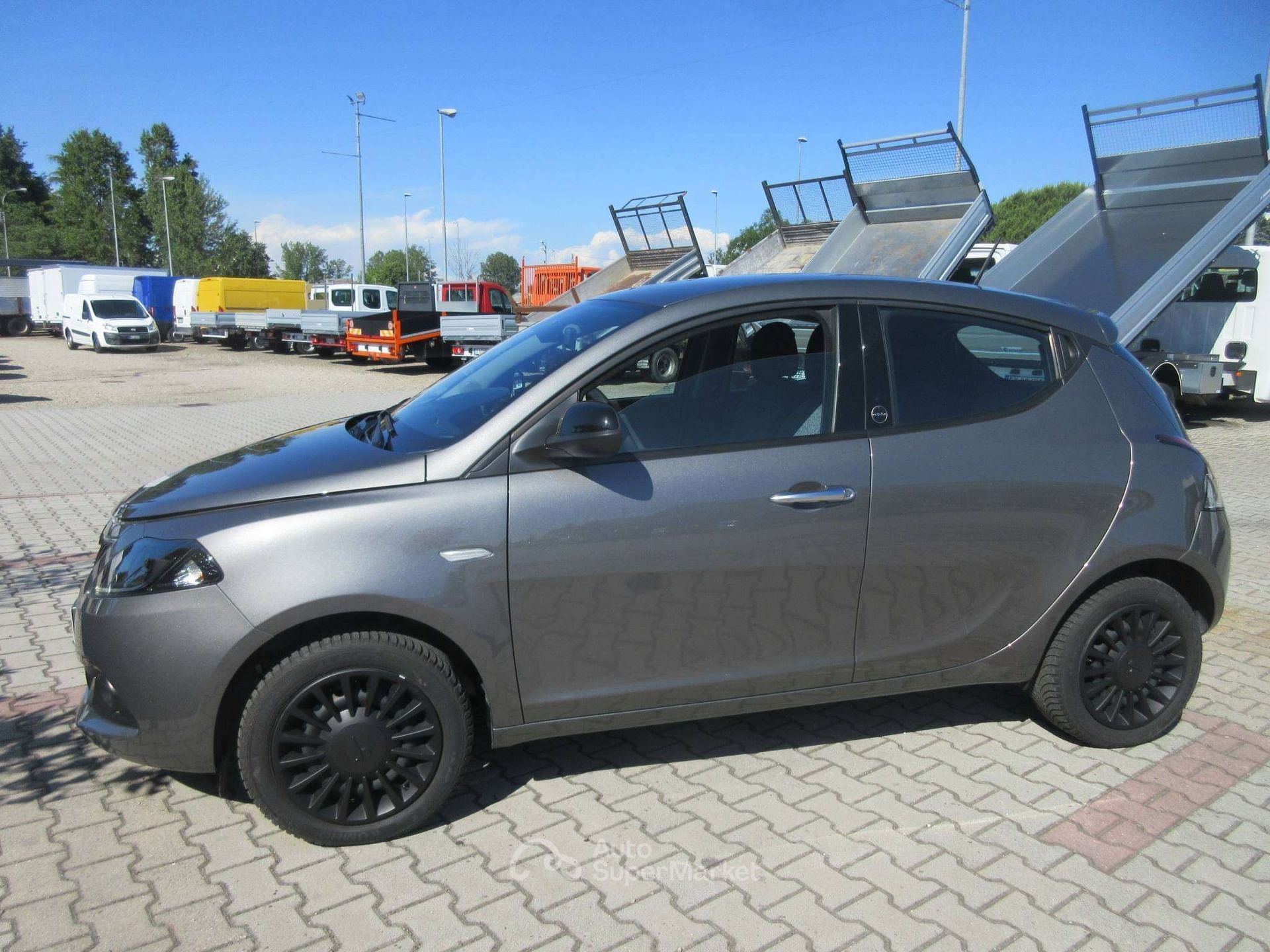 Lancia Ypsilon
