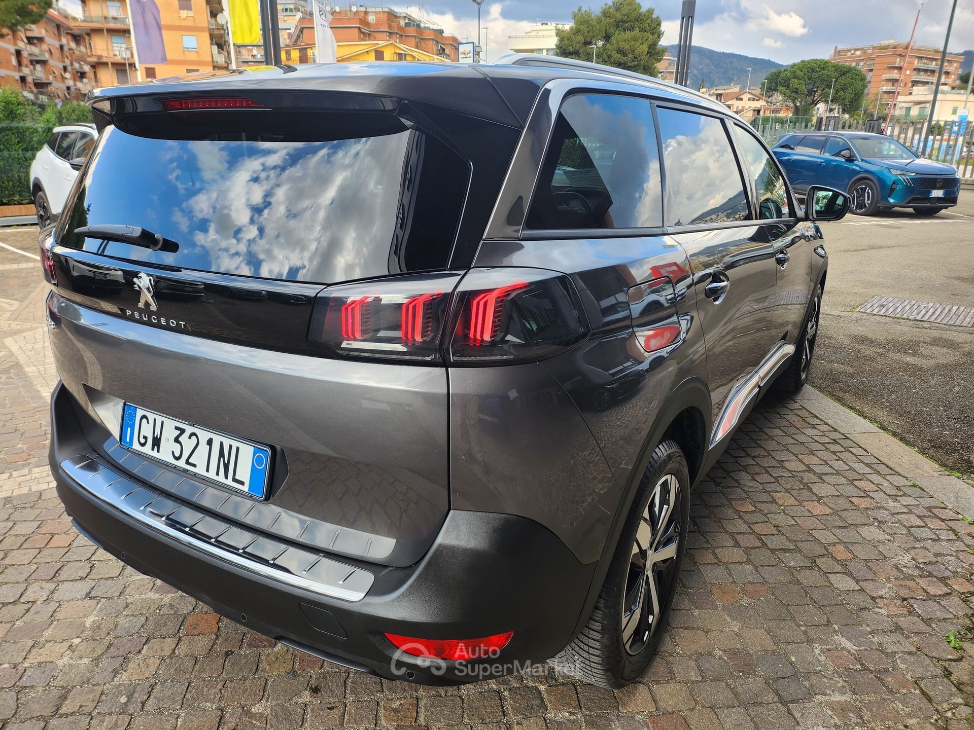 Peugeot 5008