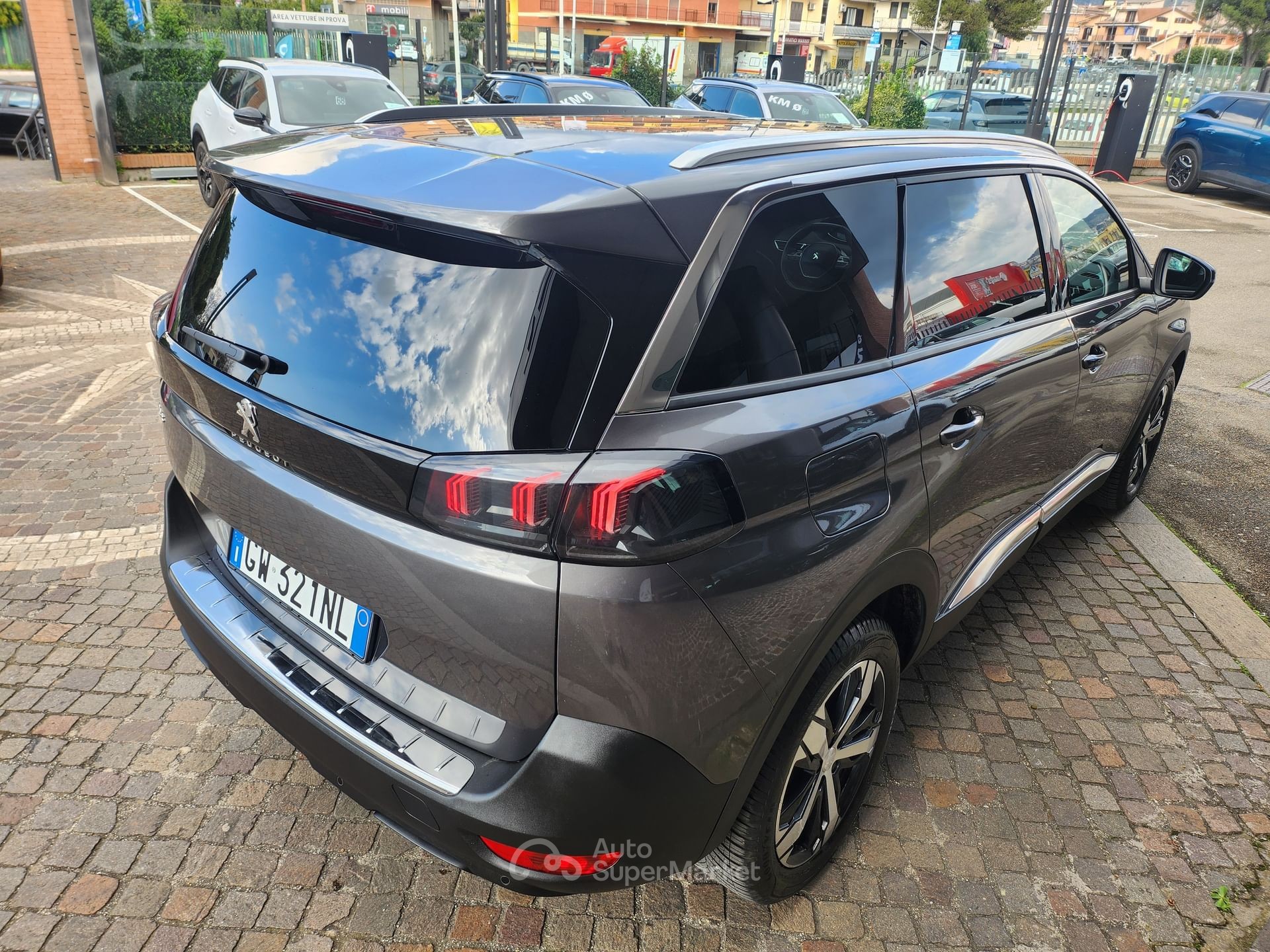 Peugeot 5008