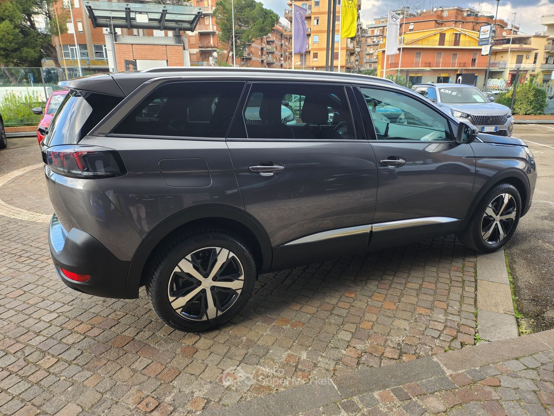 Peugeot 5008