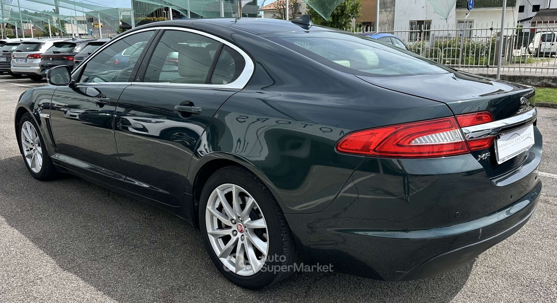 Jaguar XF