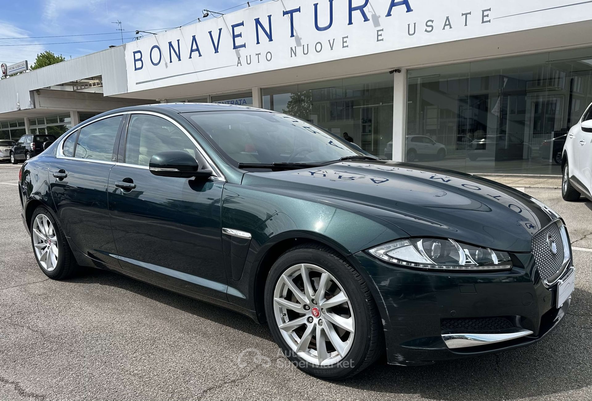 Jaguar XF