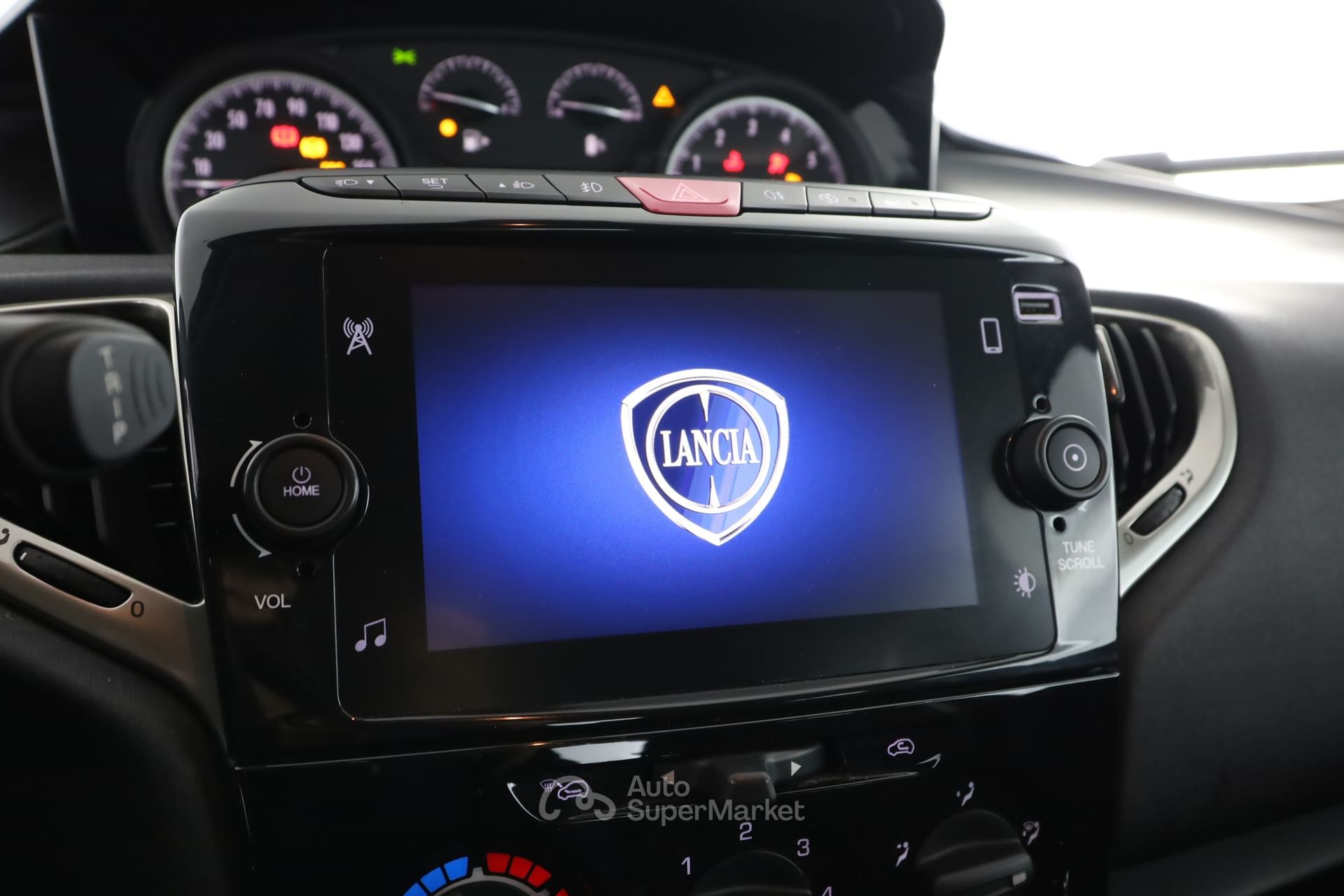 Lancia Ypsilon