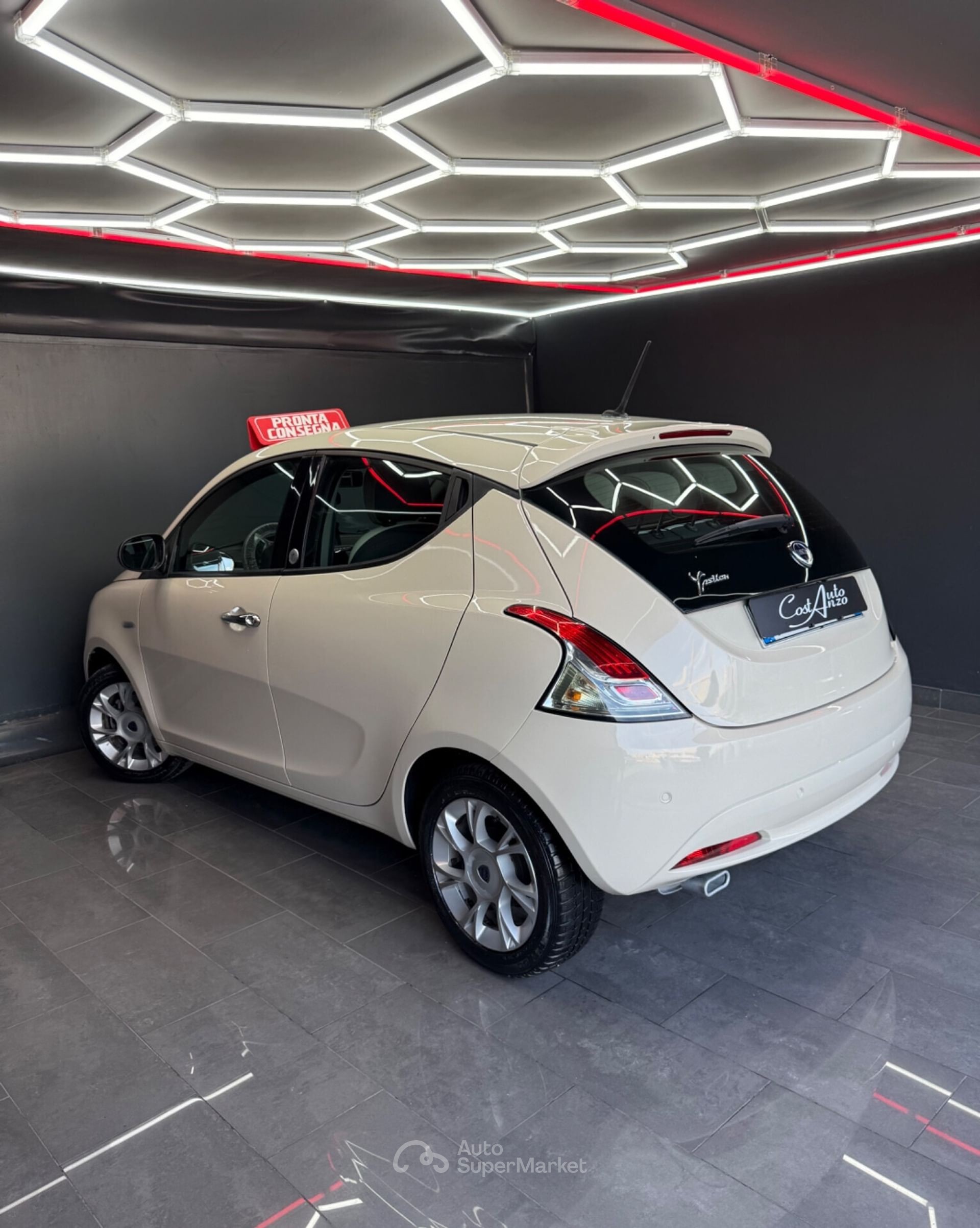 Lancia Ypsilon