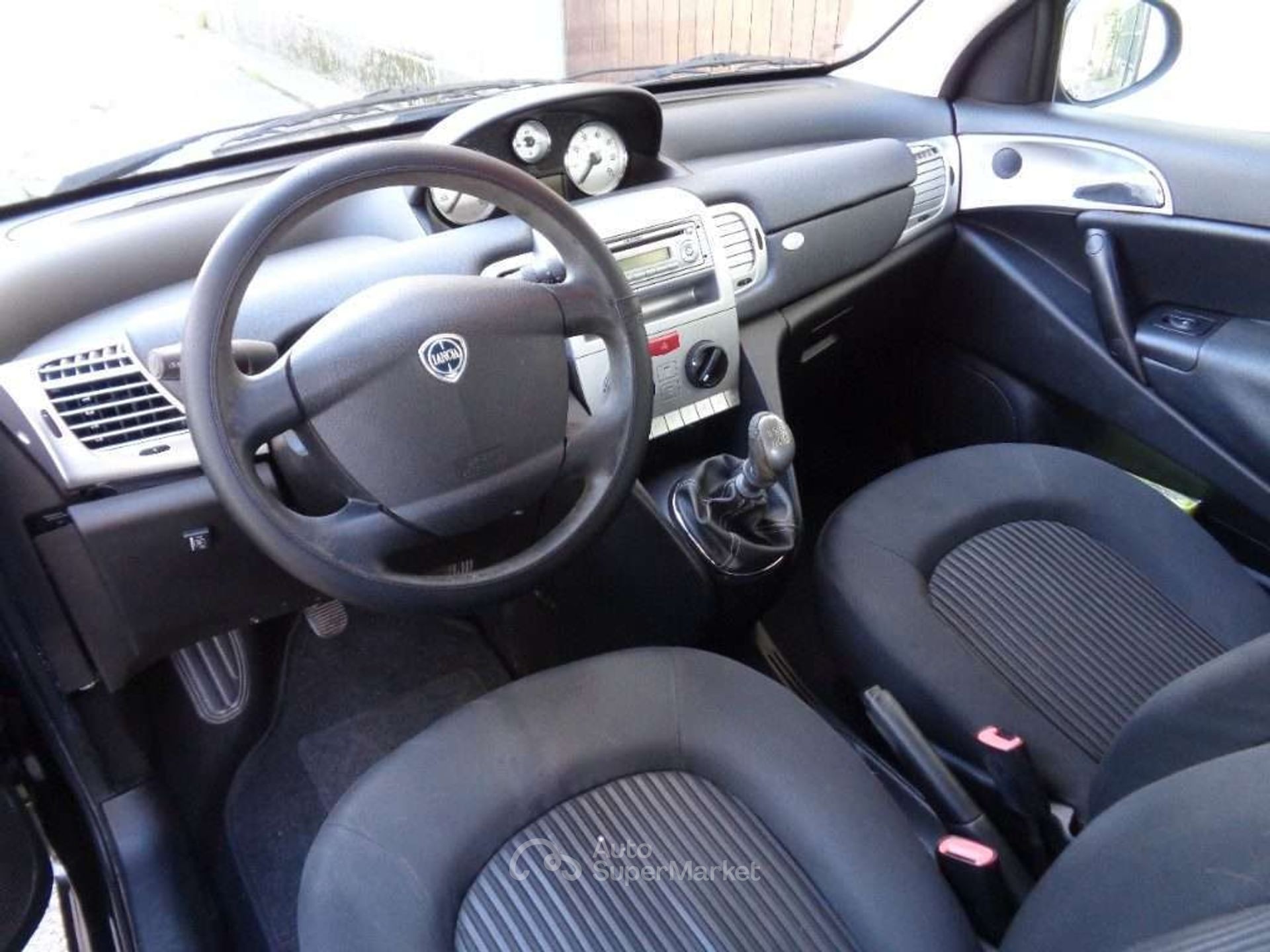 Lancia Ypsilon