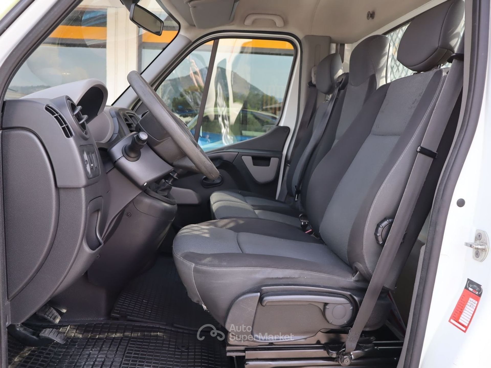 Nissan NV400
