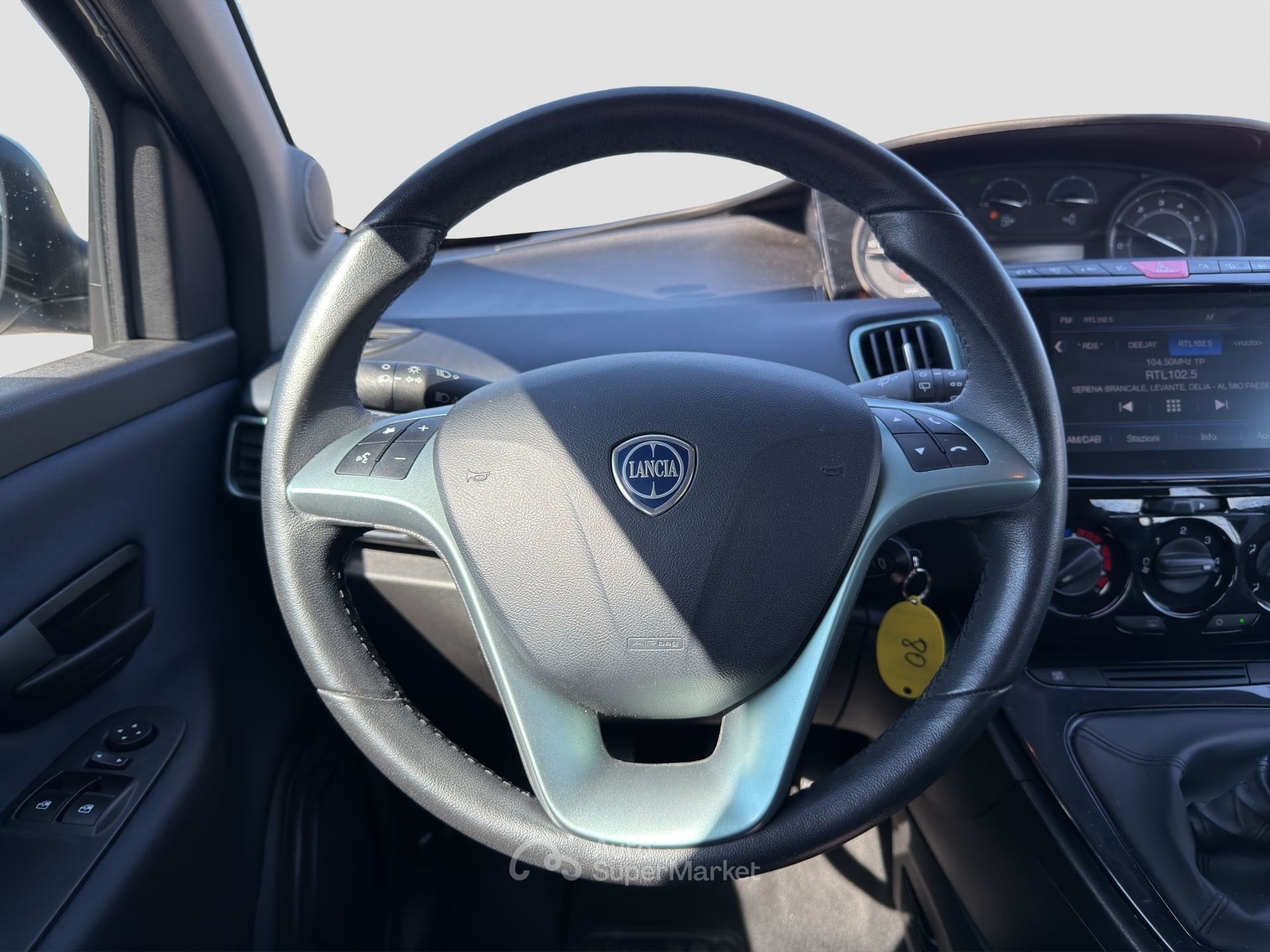 Lancia Ypsilon