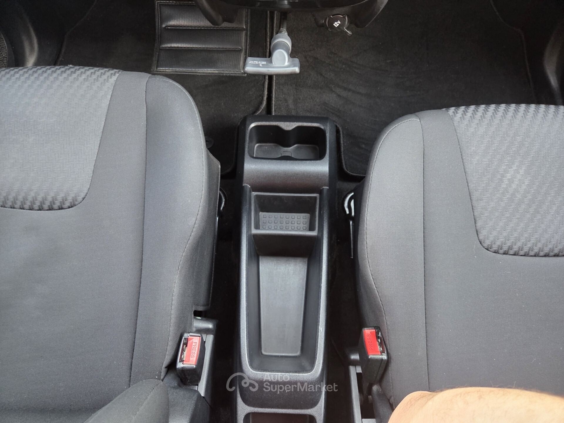 Mahindra KUV100
