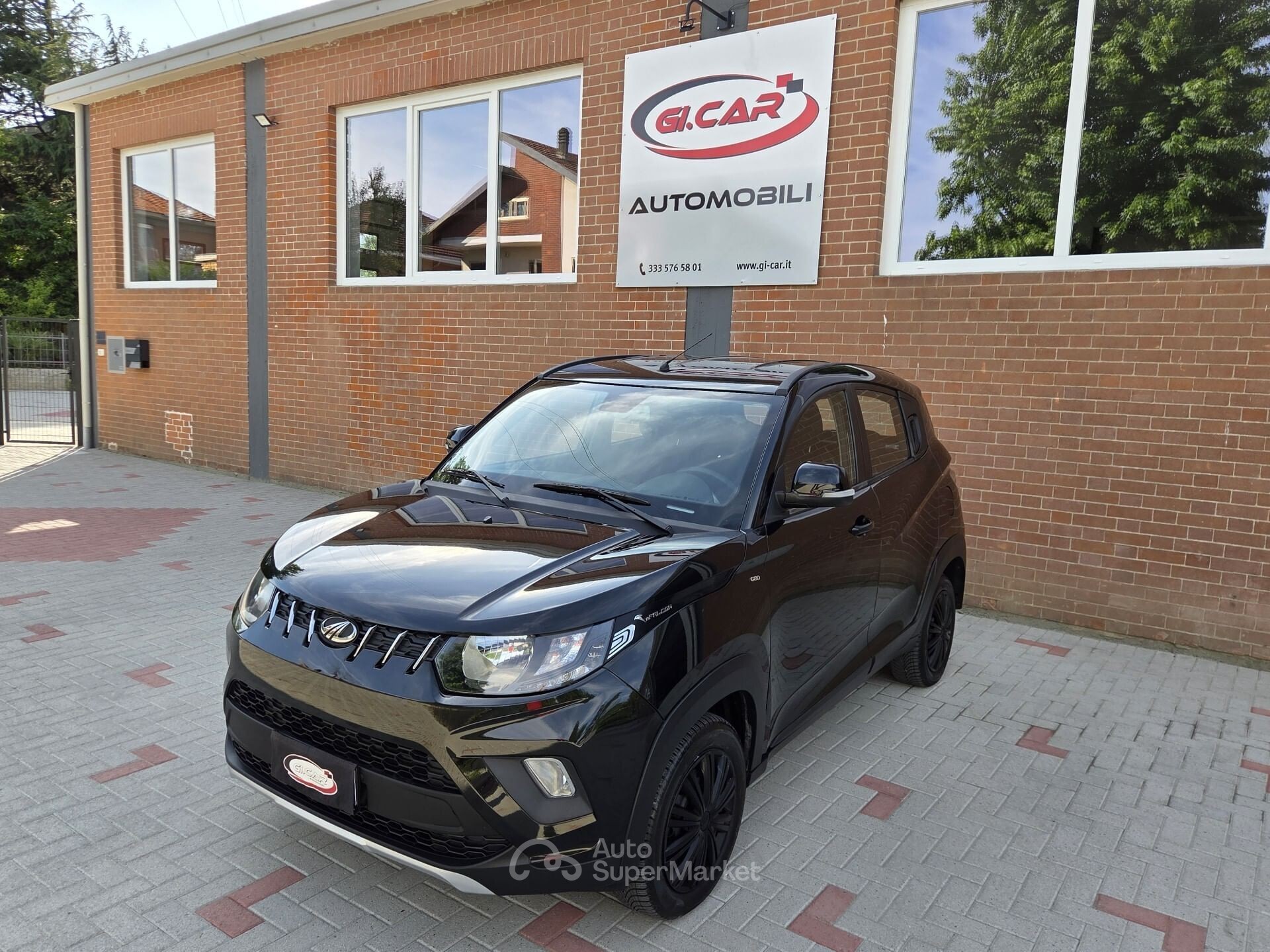 Mahindra KUV100
