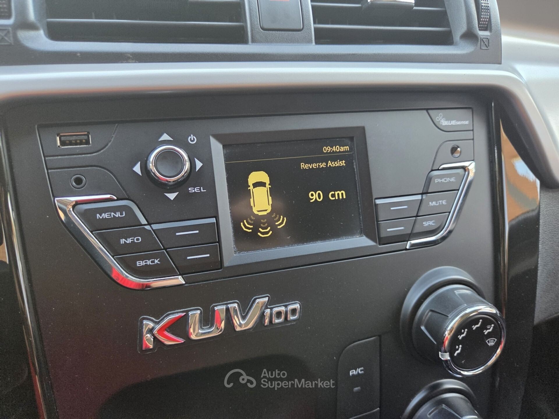 Mahindra KUV100