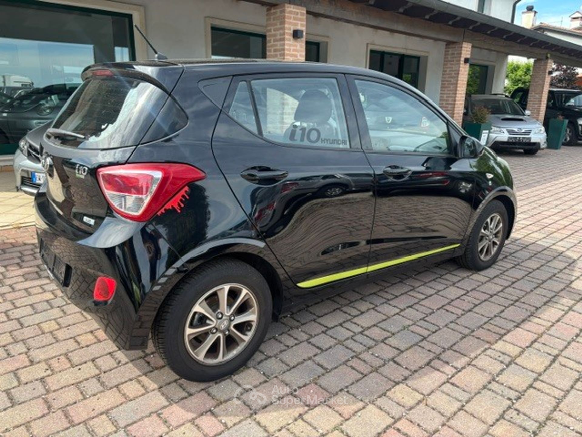 Hyundai i10