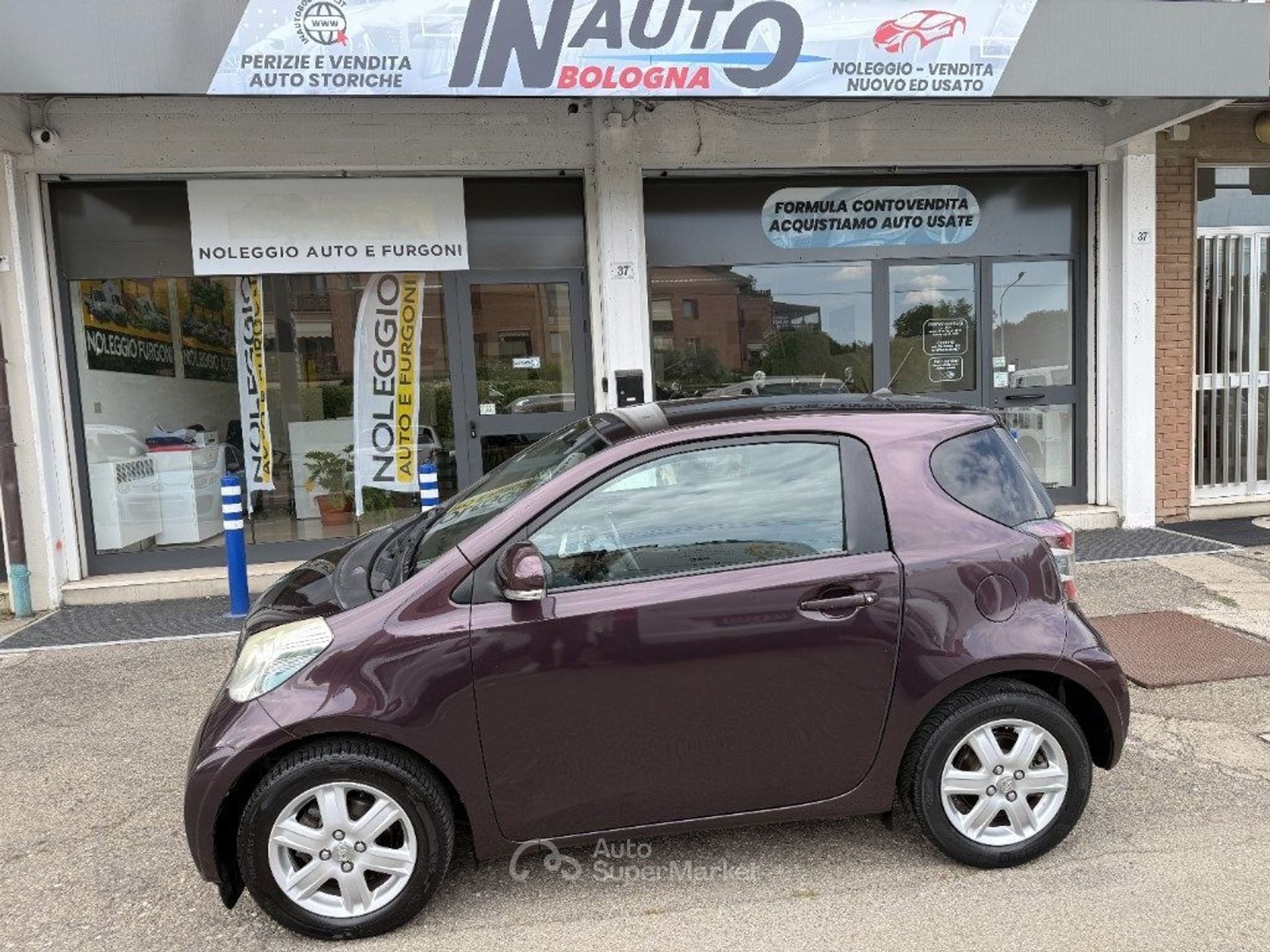 Toyota iQ