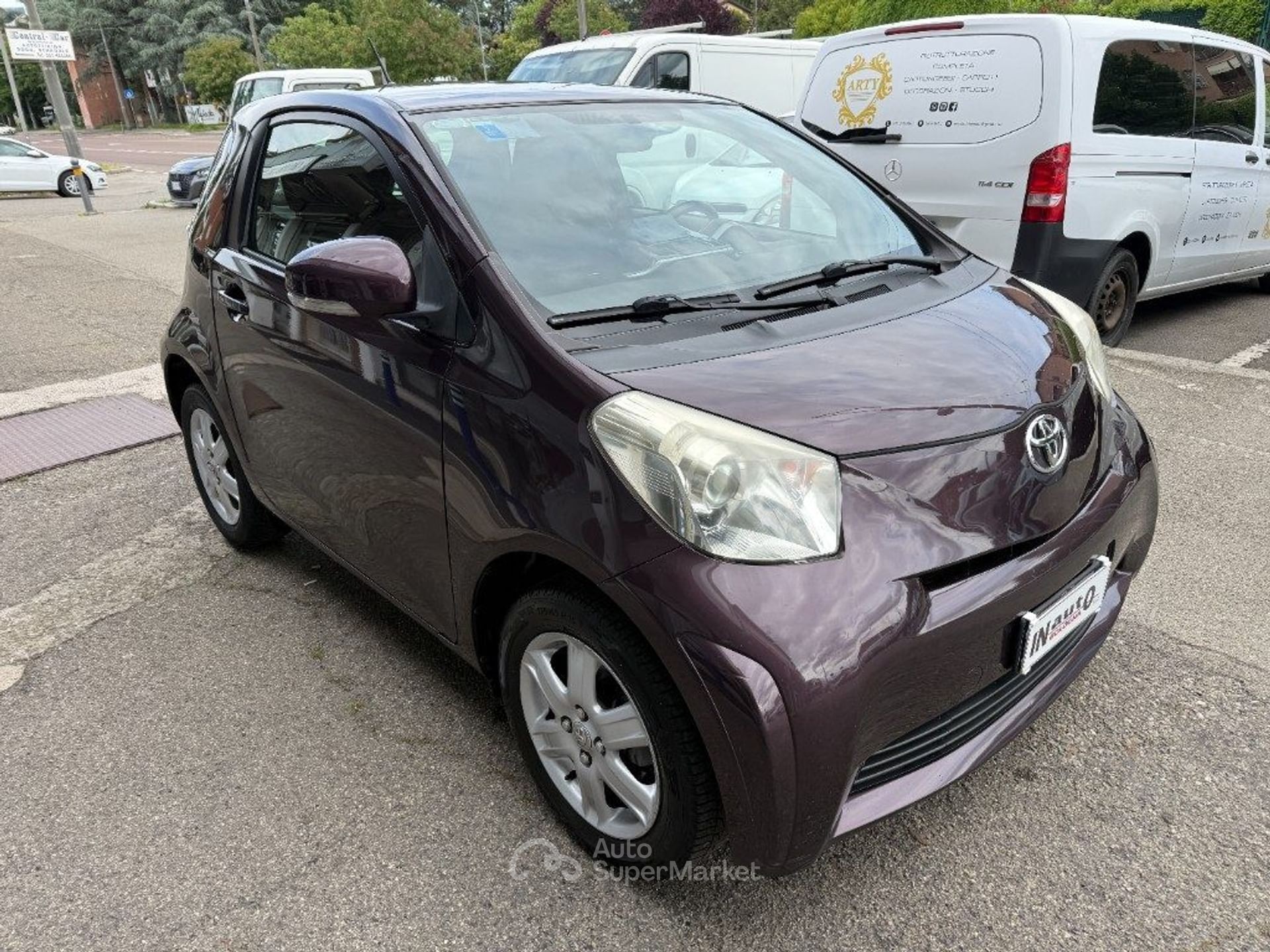 Toyota iQ