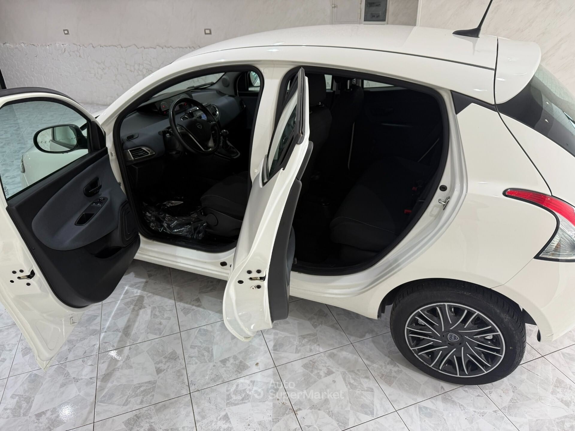 Lancia Ypsilon